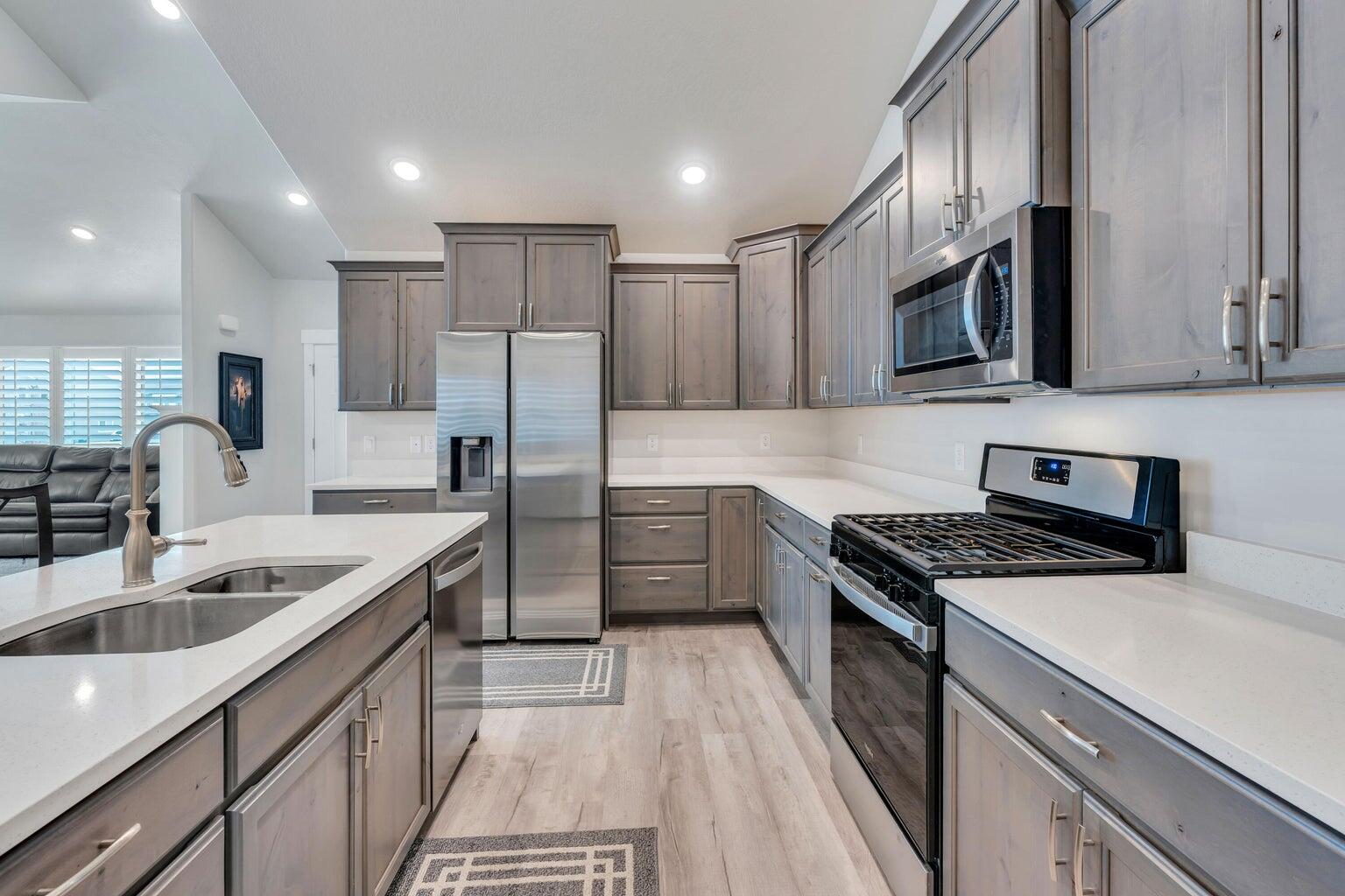 597 N Pintail LN Unit: D