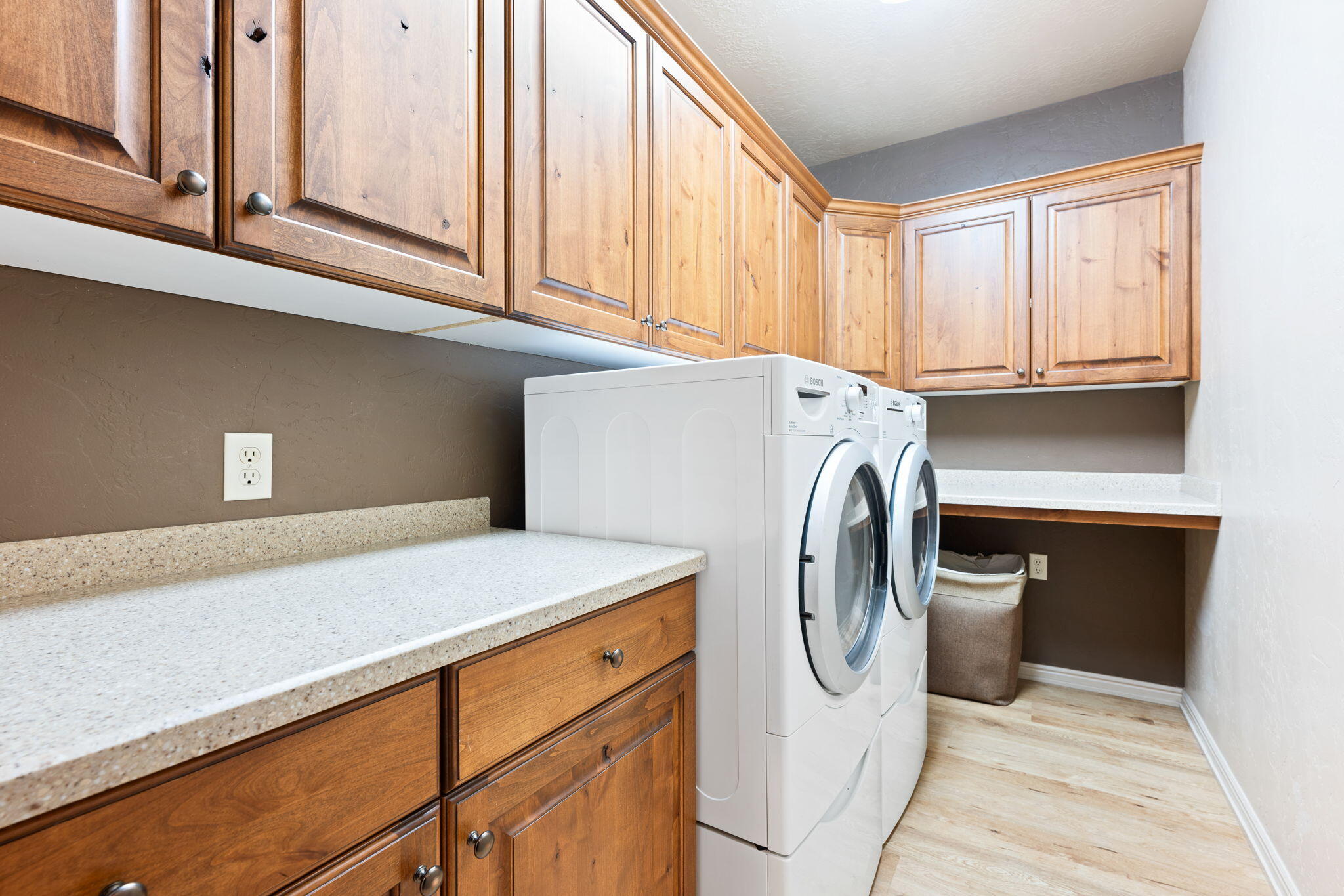 1469 W Heatherglen