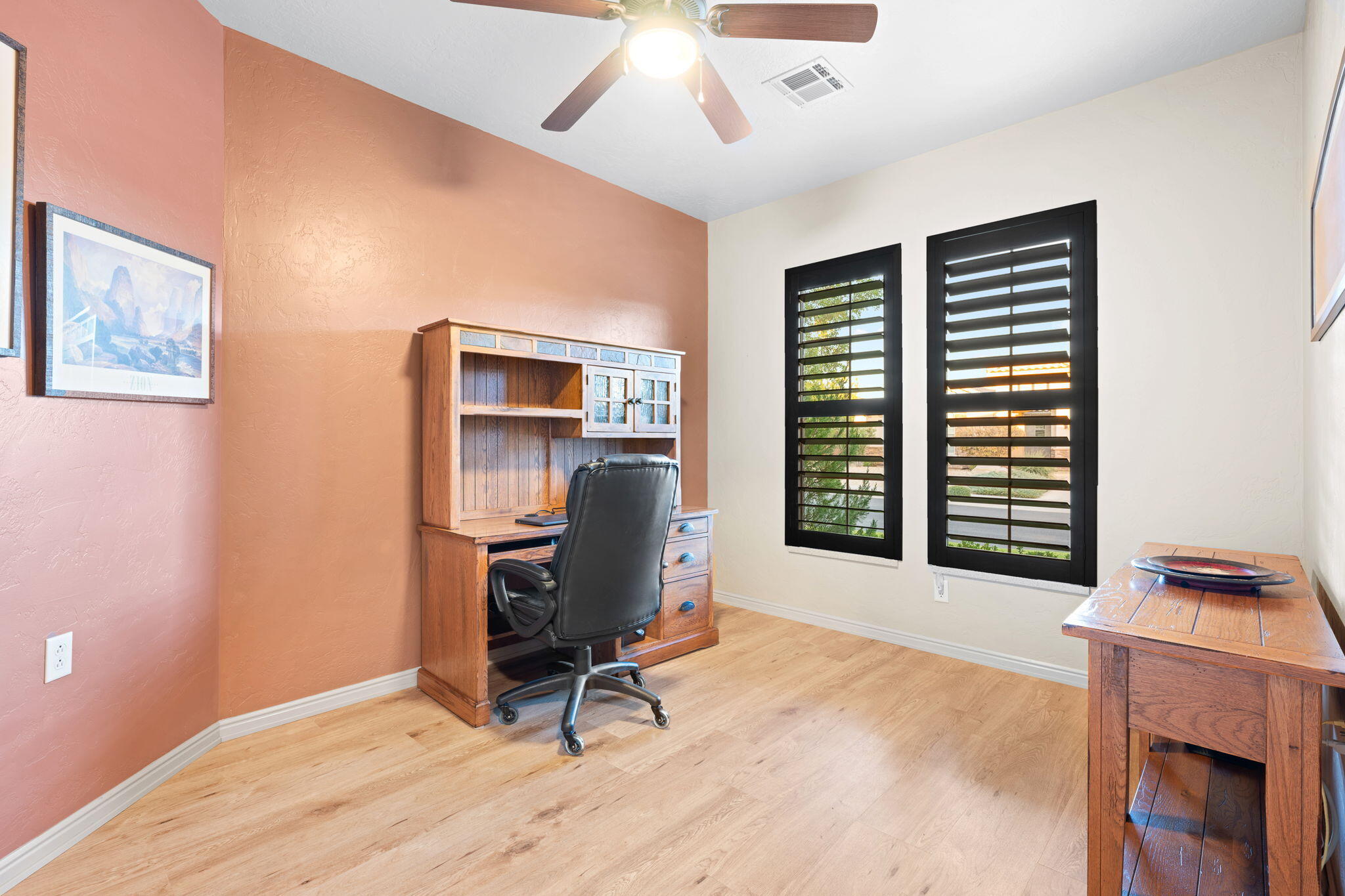 1469 W Heatherglen