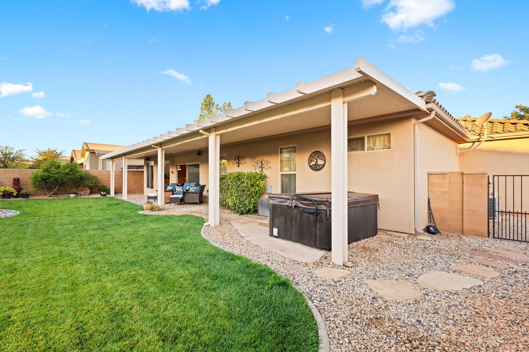 1469 W Heatherglen