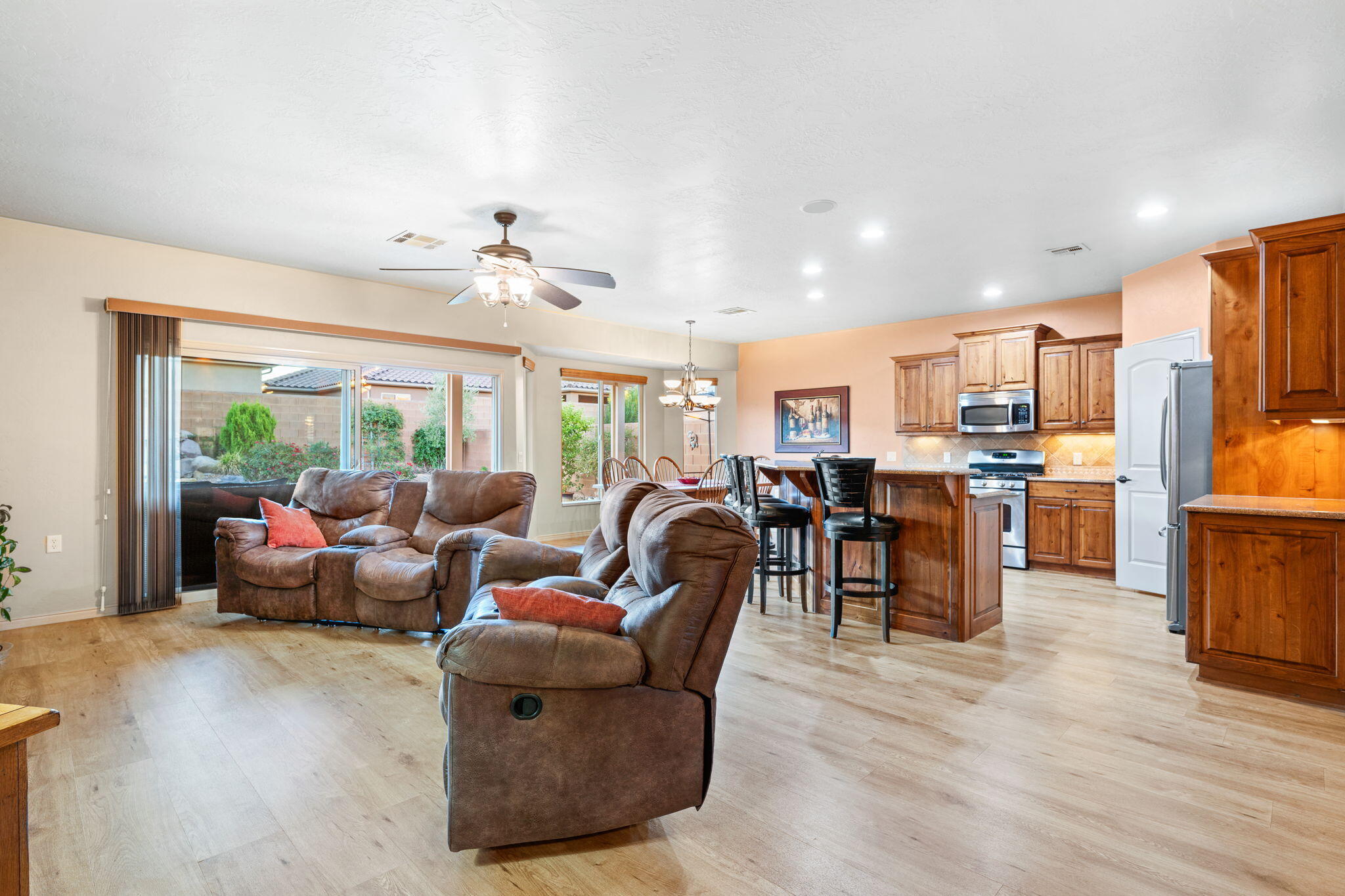 1469 W Heatherglen