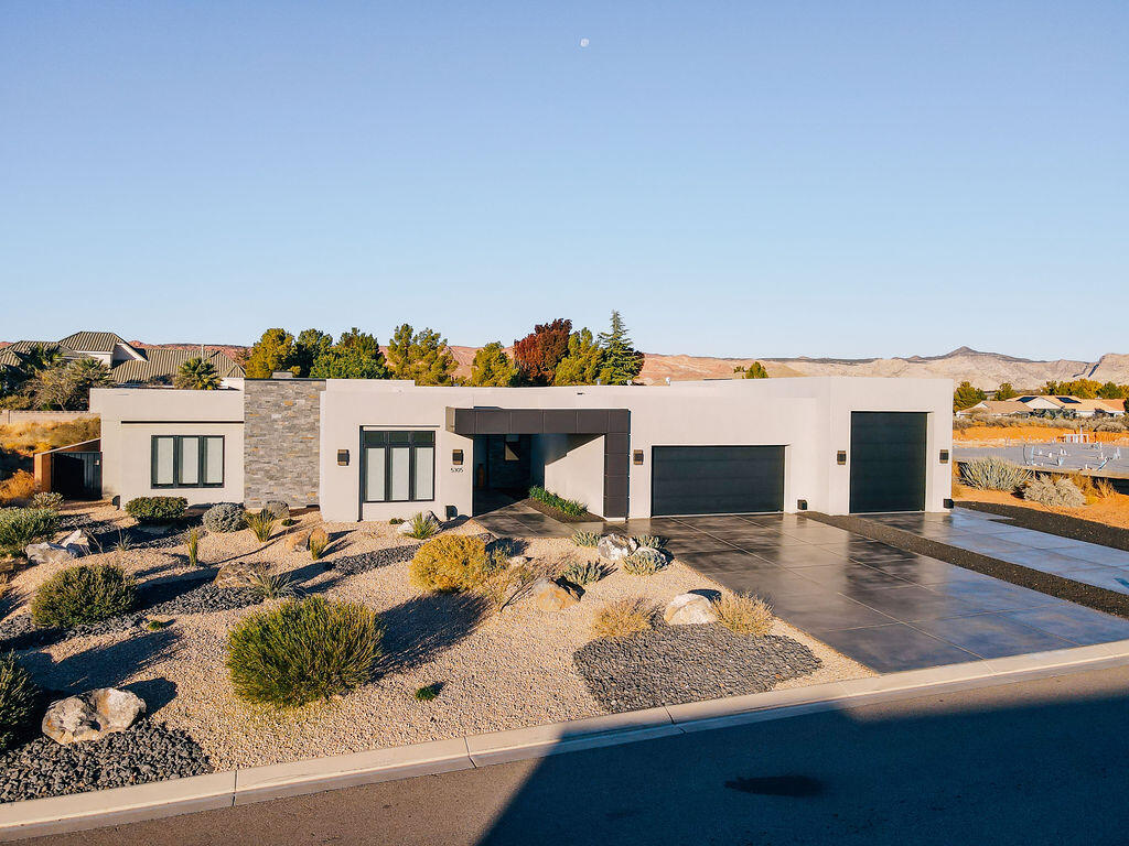 5305 N Johnson Arch DR