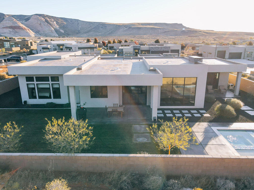 5305 N Johnson Arch DR