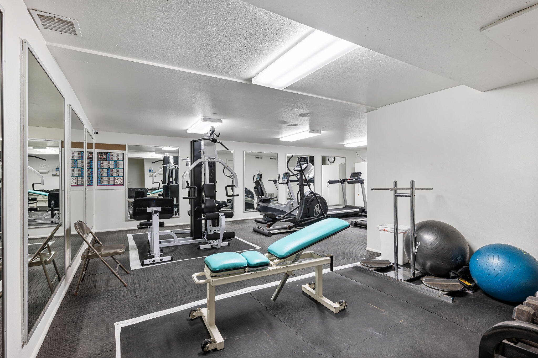 545 S Valley View DR Unit: #137
