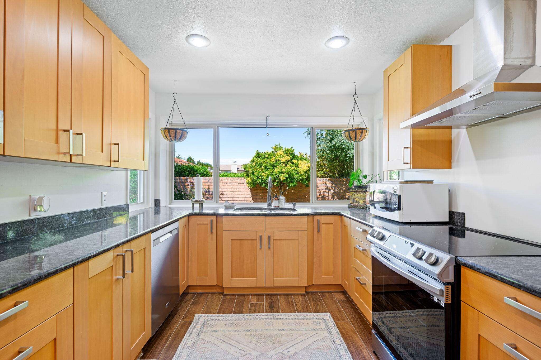 545 S Valley View DR Unit: #137