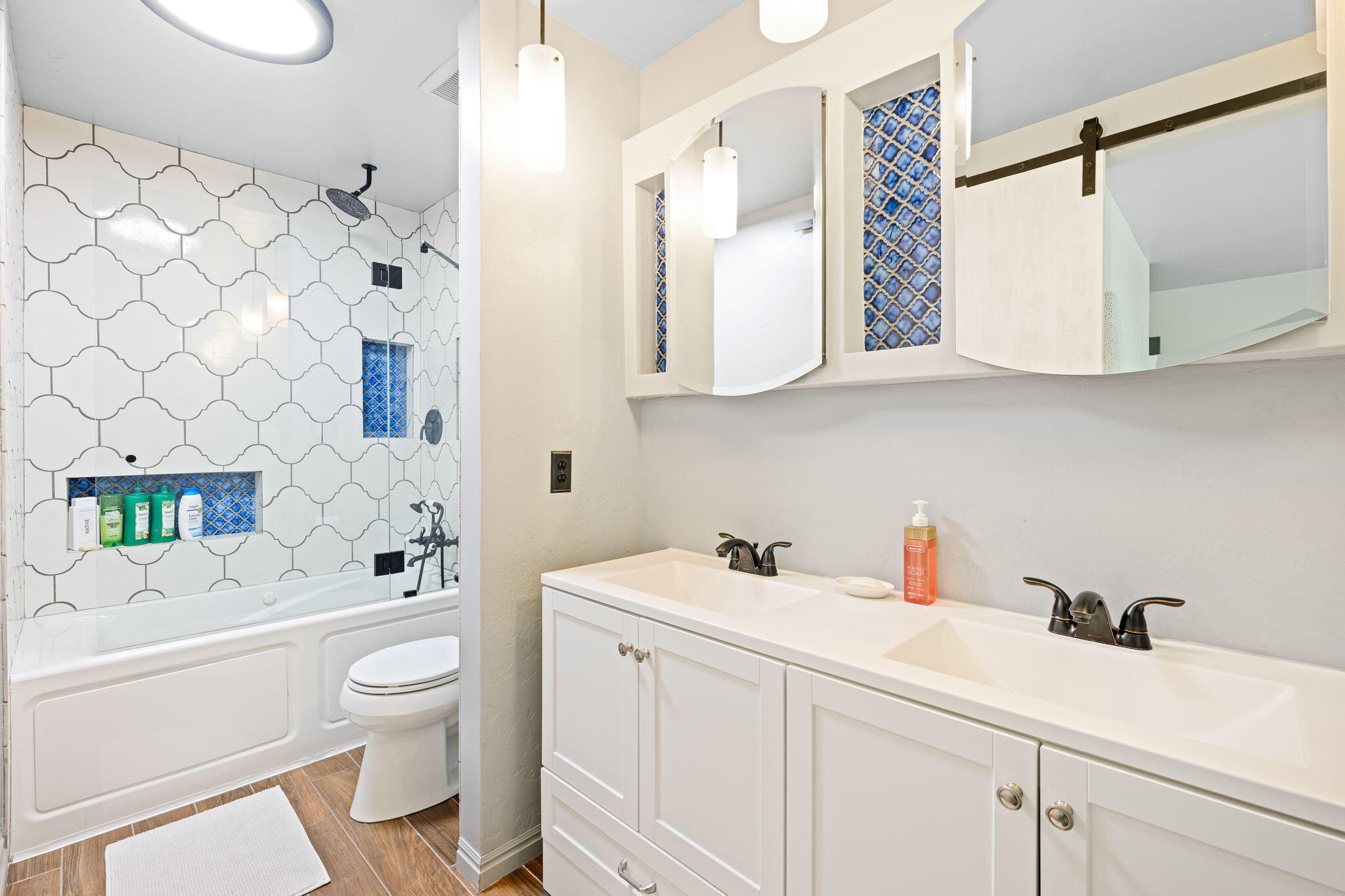545 S Valley View DR Unit: #137