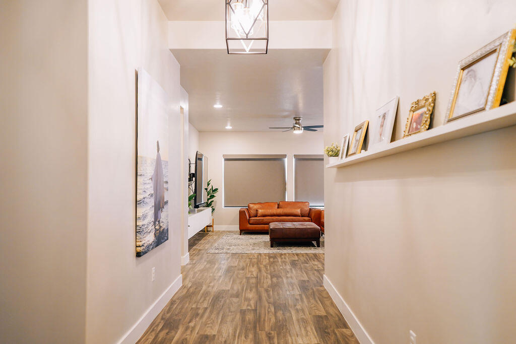 5887 DESERT CREST DR