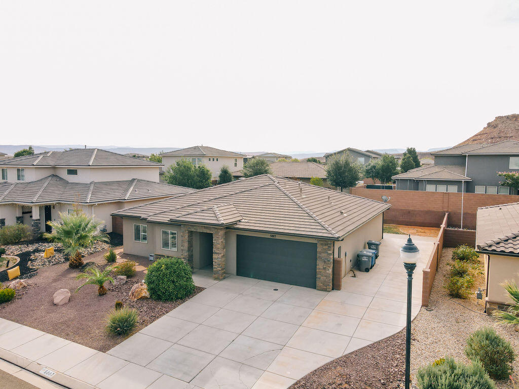 5887 DESERT CREST DR