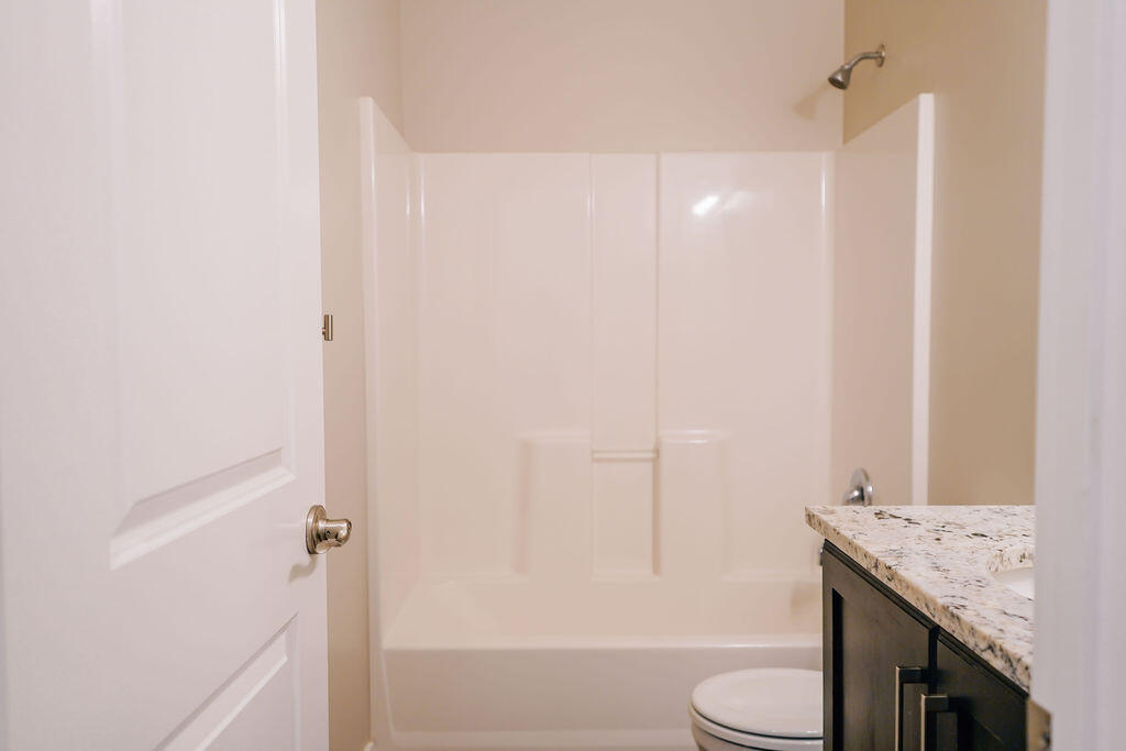 5887 DESERT CREST DR