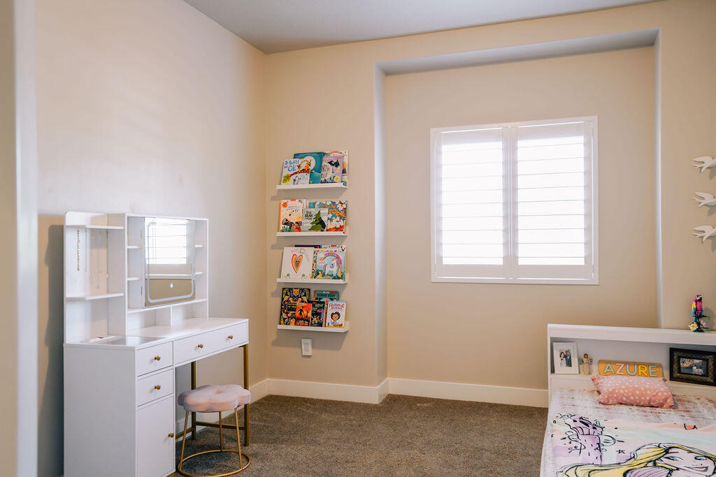 5887 DESERT CREST DR