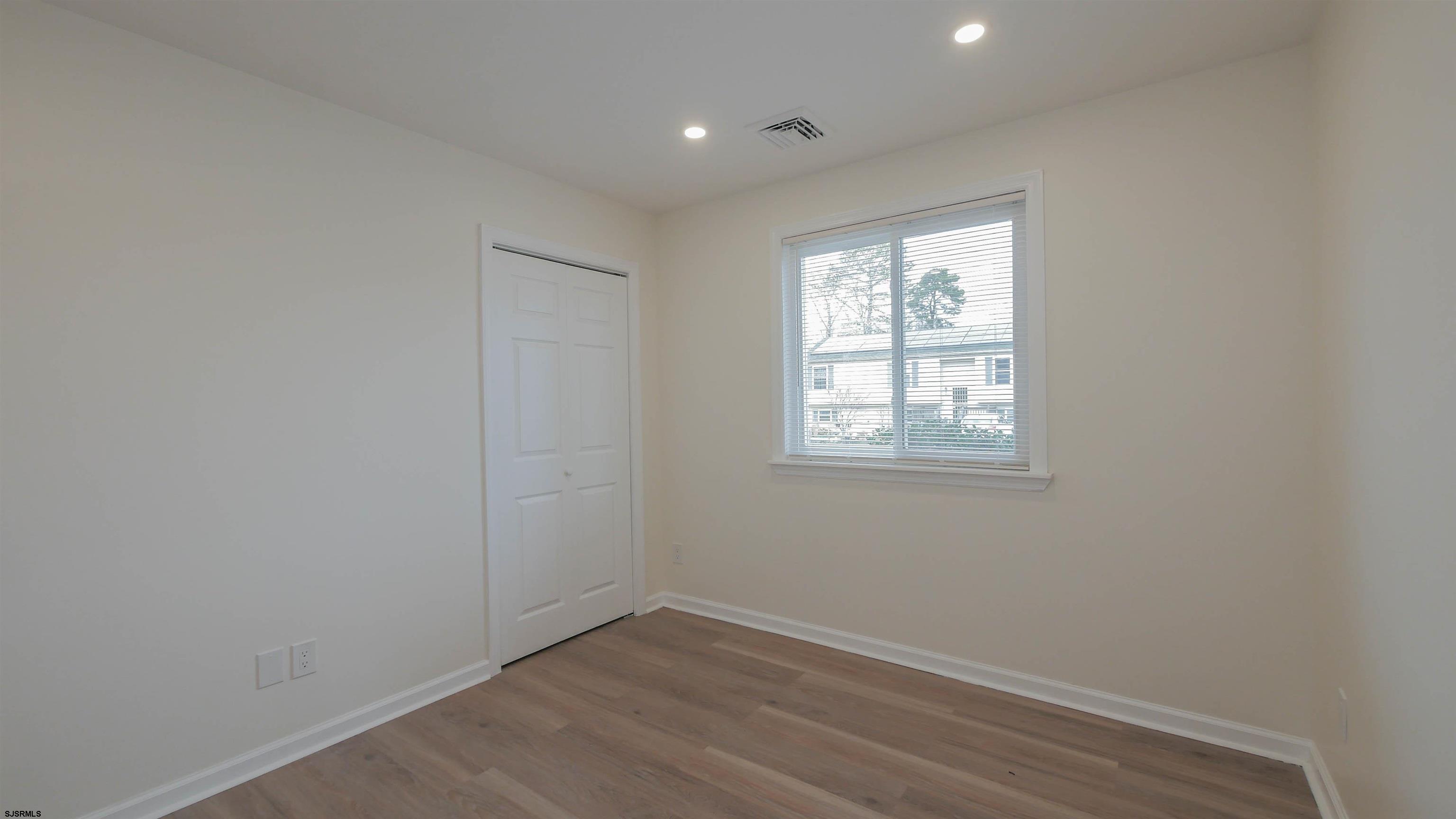 911 Woodland Ave Ave