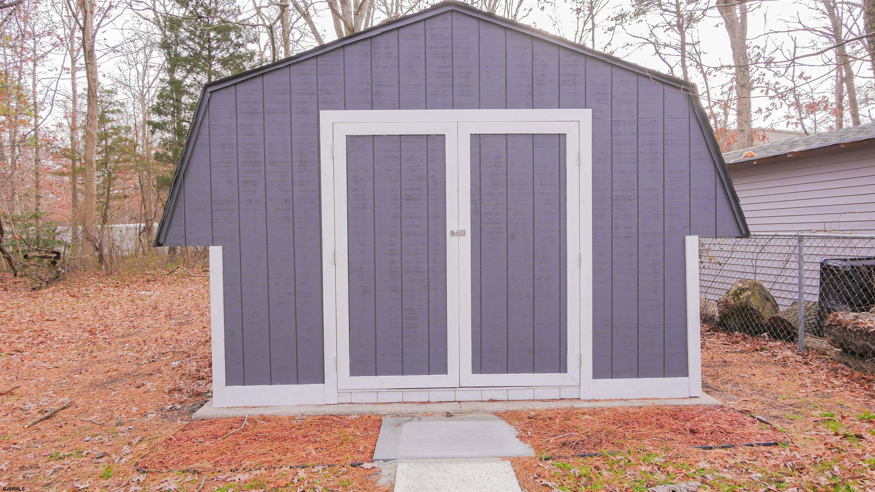 911 Woodland Ave Ave