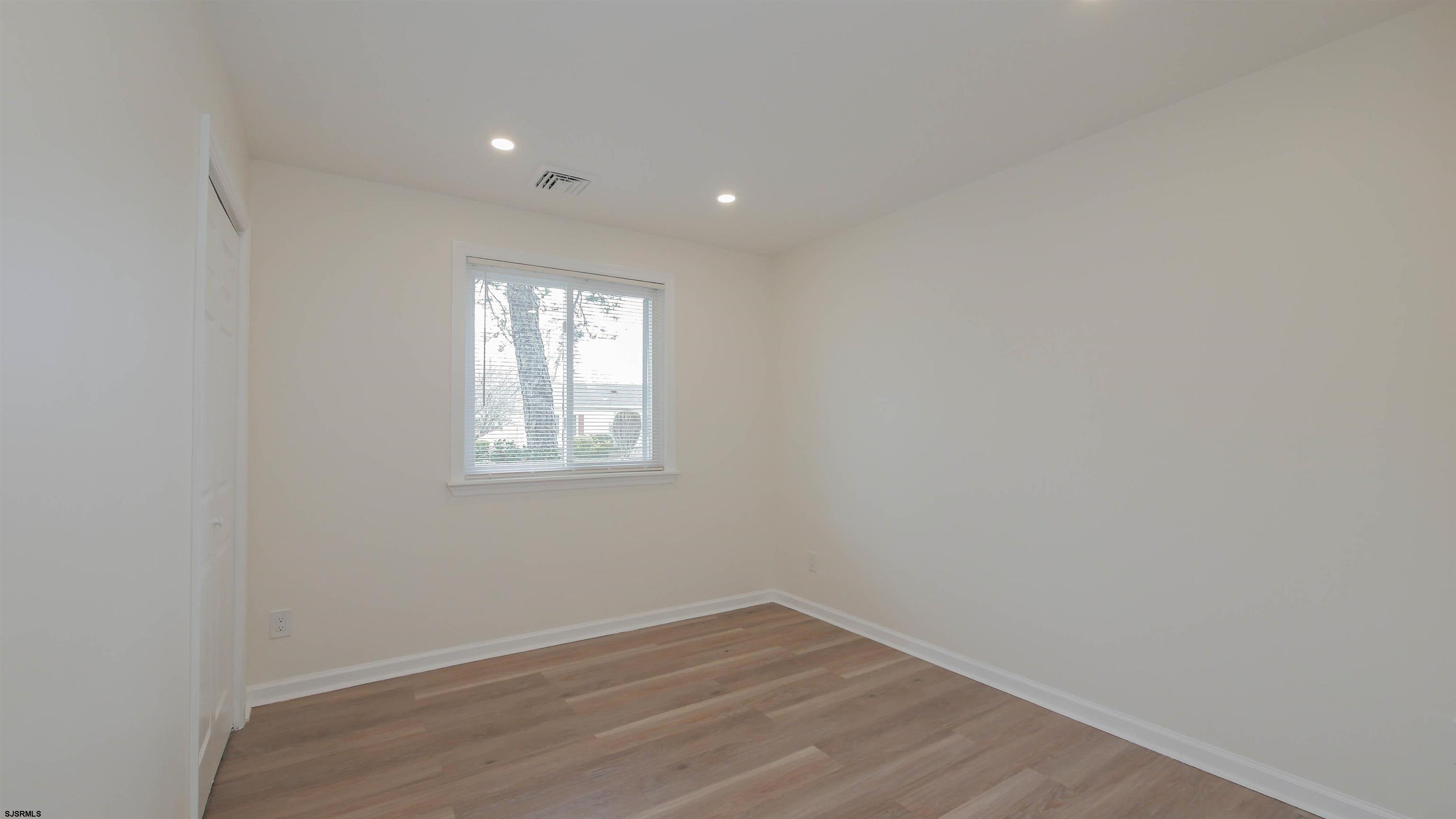 911 Woodland Ave Ave