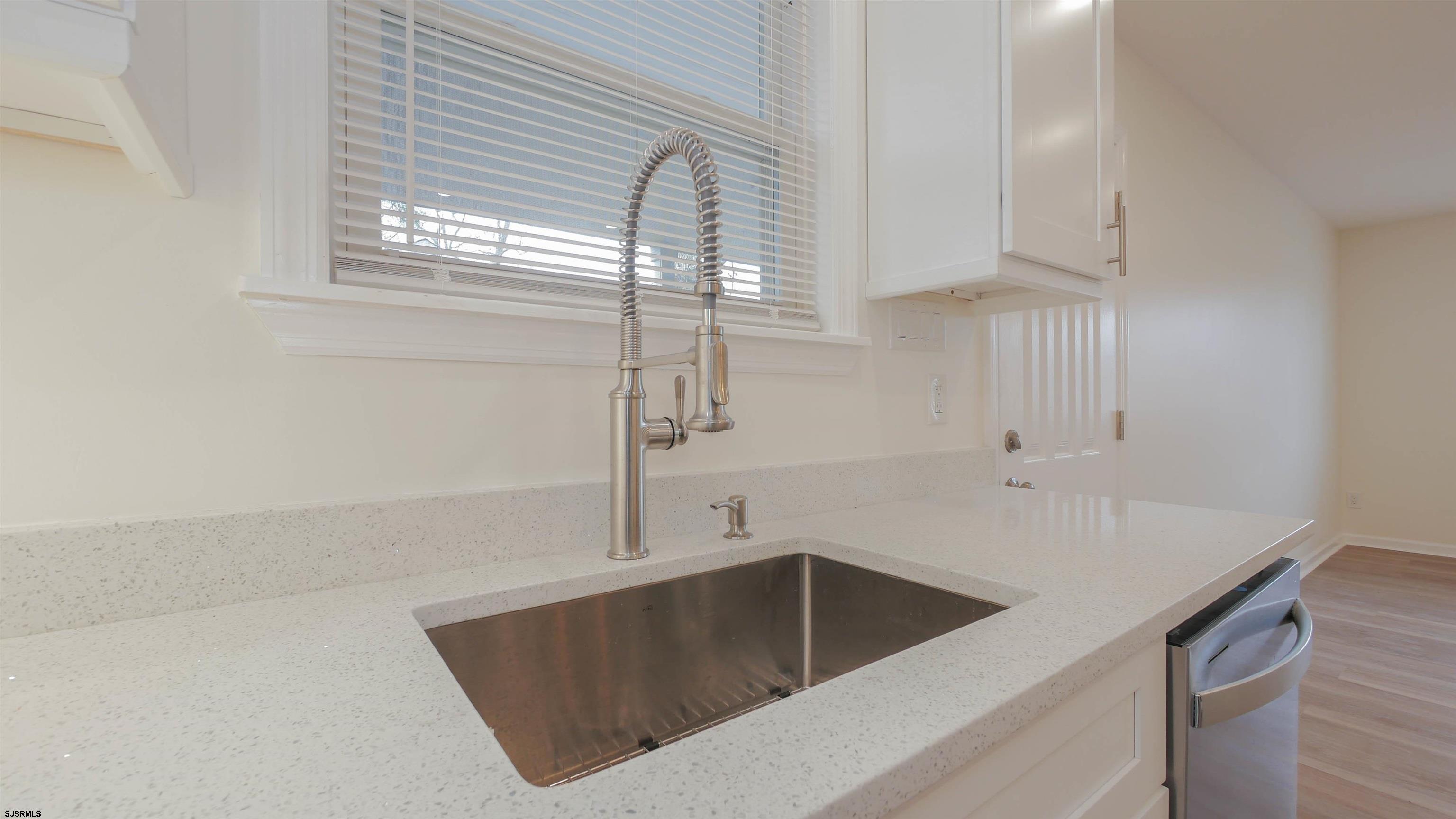 911 Woodland Ave Ave