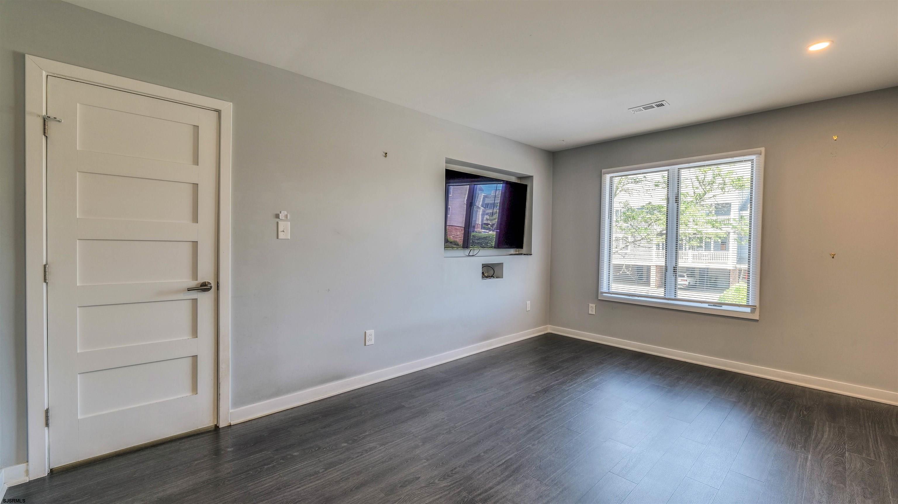 903 Harbour Cove Unit: 903