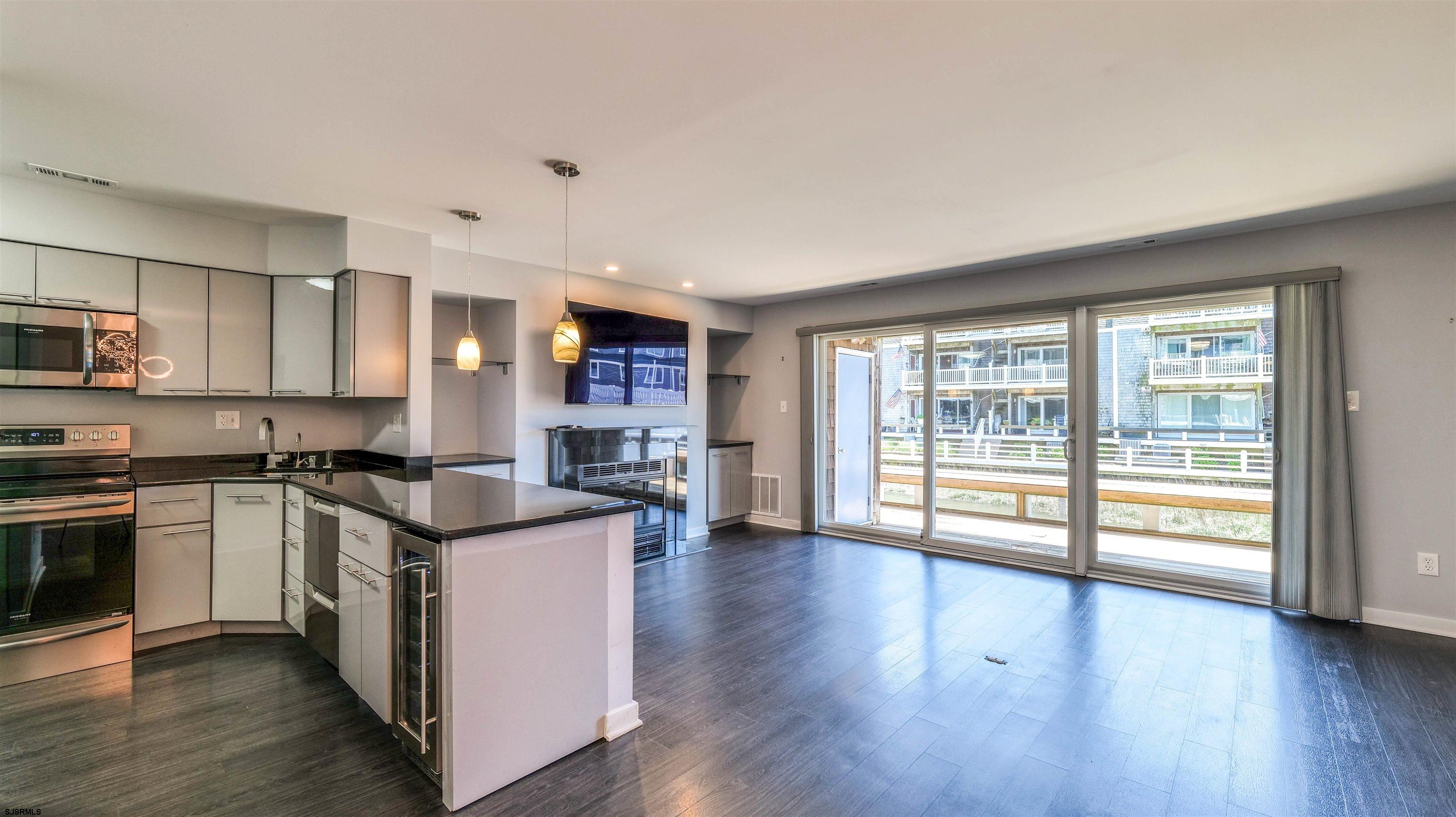 903 Harbour Cove Unit: 903