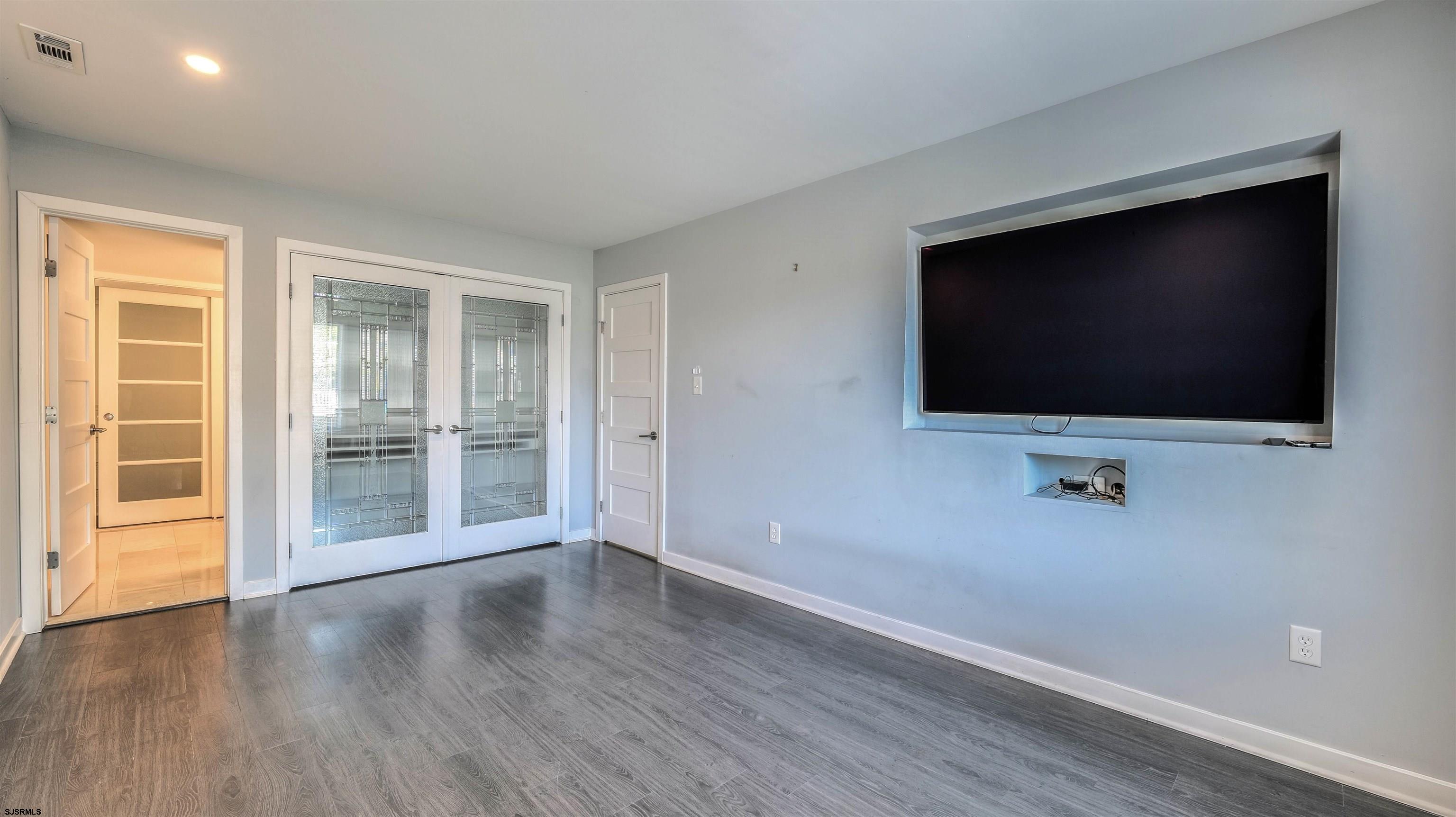 903 Harbour Cove Unit: 903