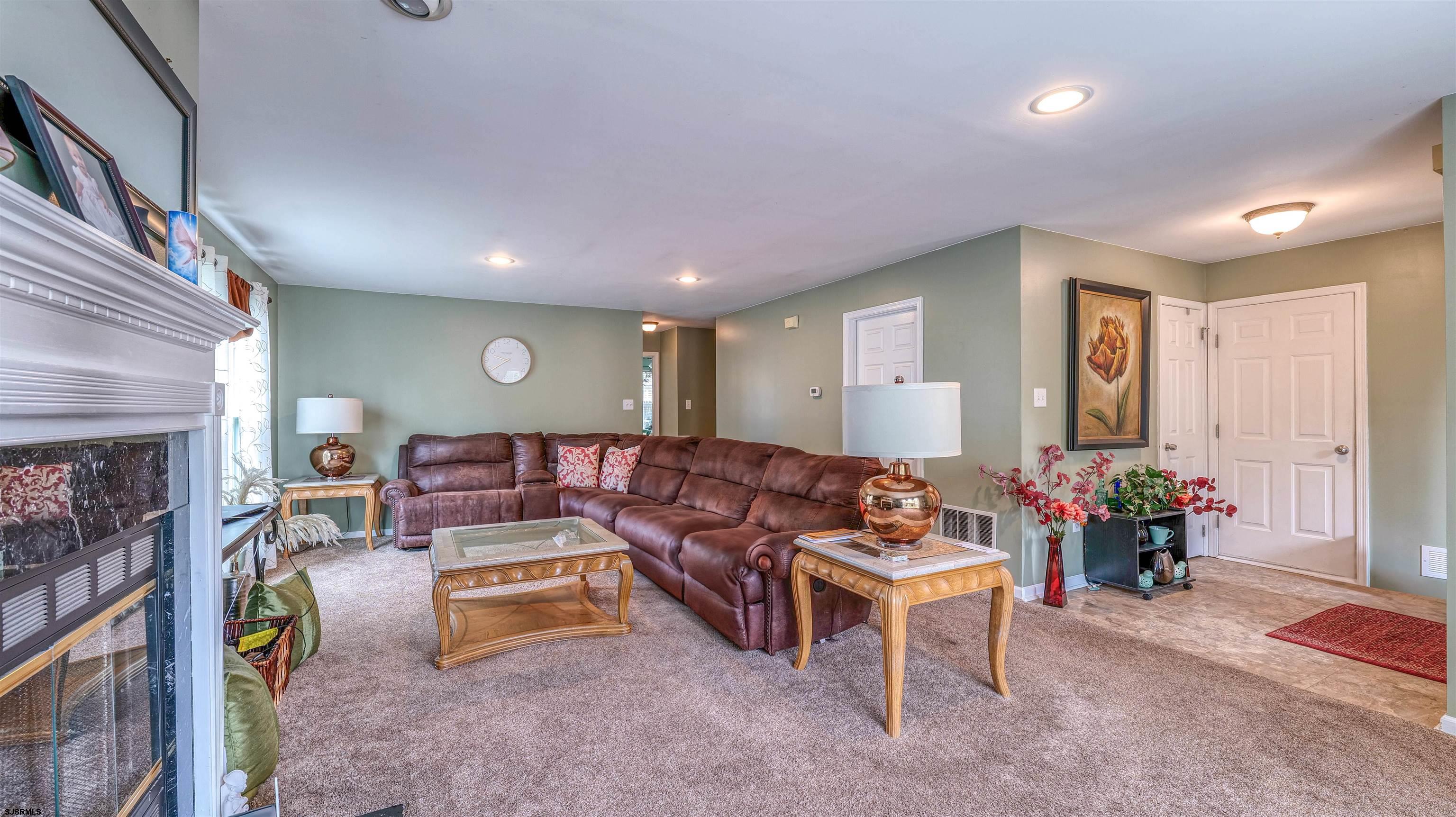 164 E Mourning Dove Way