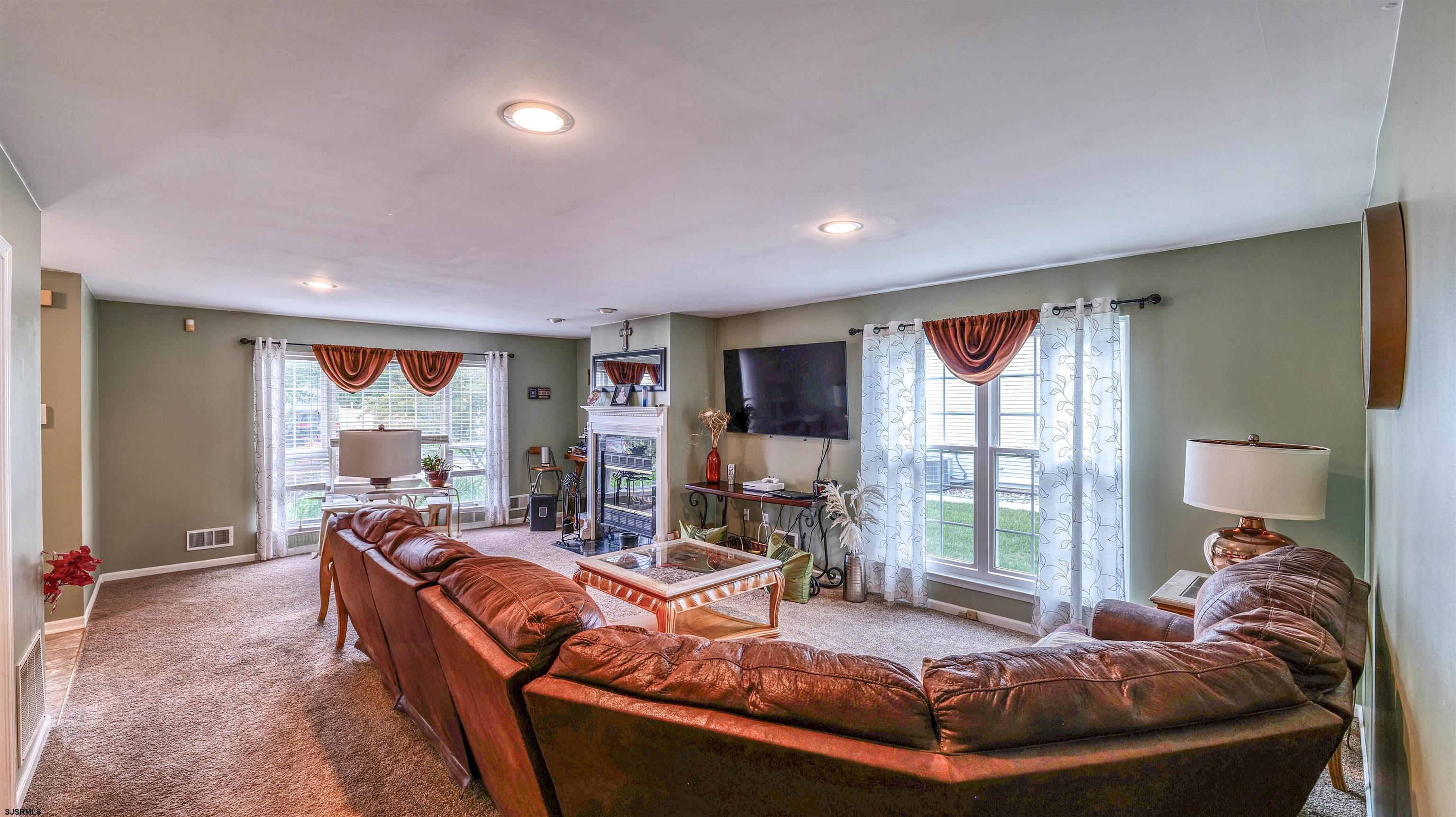 164 E Mourning Dove Way