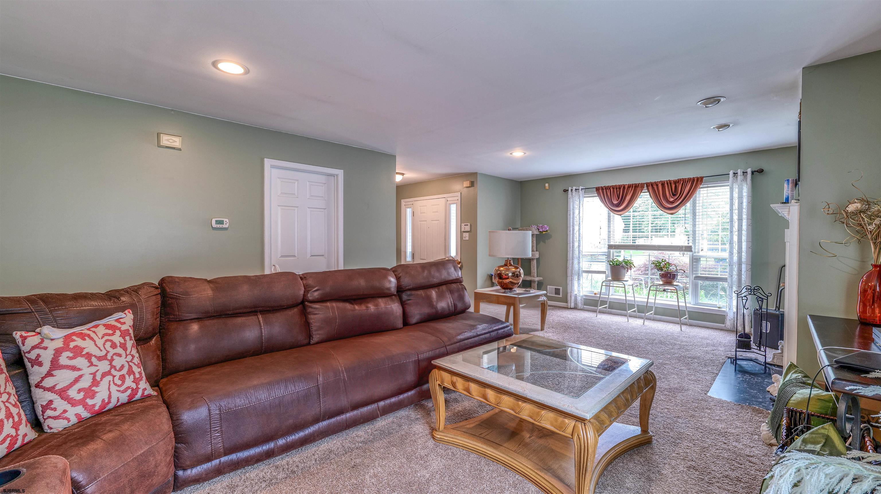 164 E Mourning Dove Way