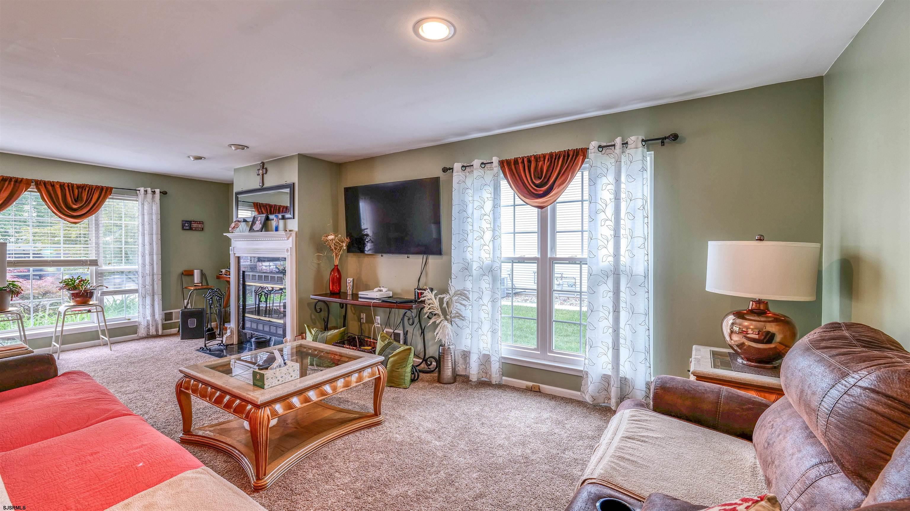 164 E Mourning Dove Way