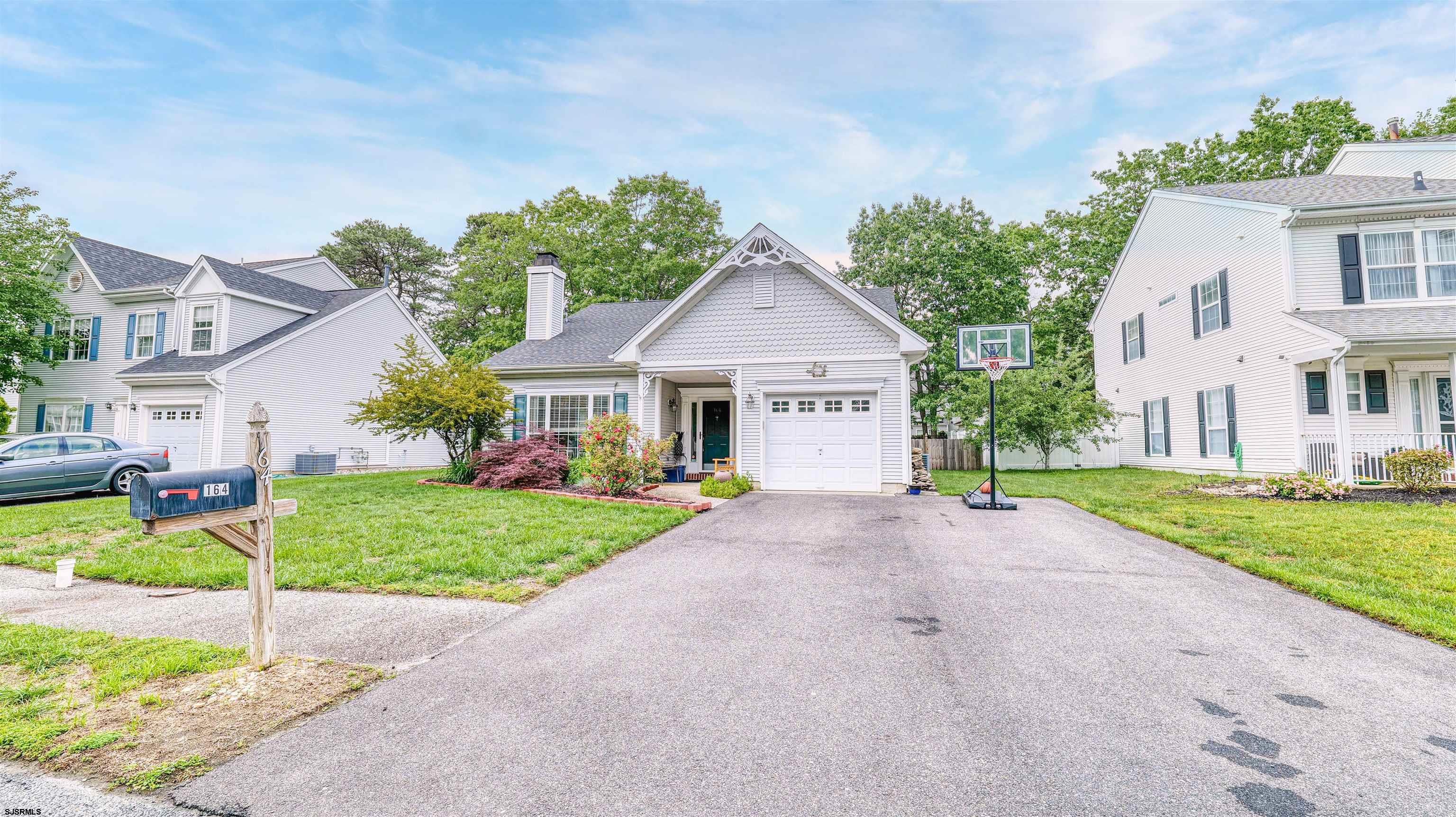 164 E Mourning Dove Way