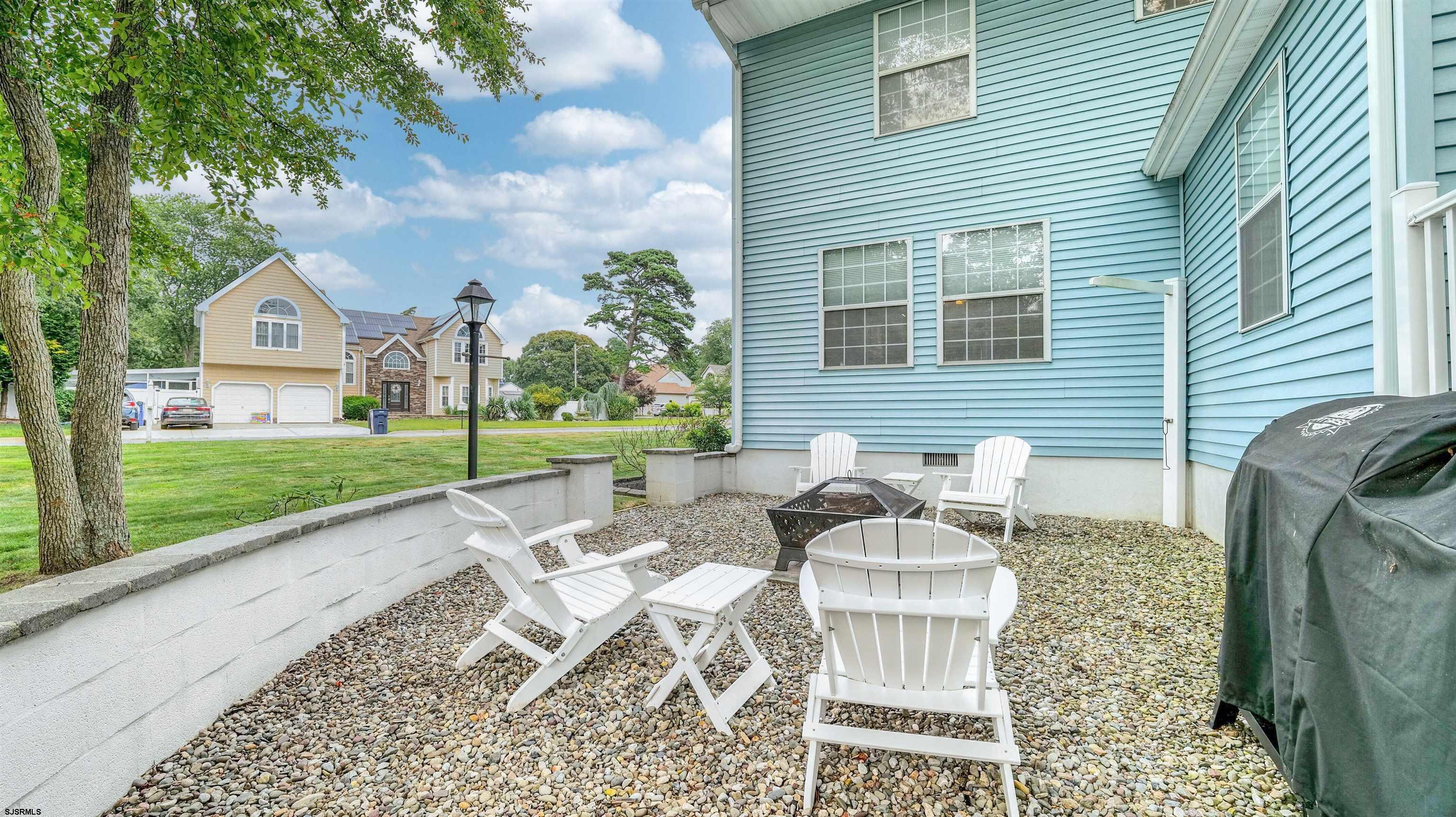 201 Creek Ct