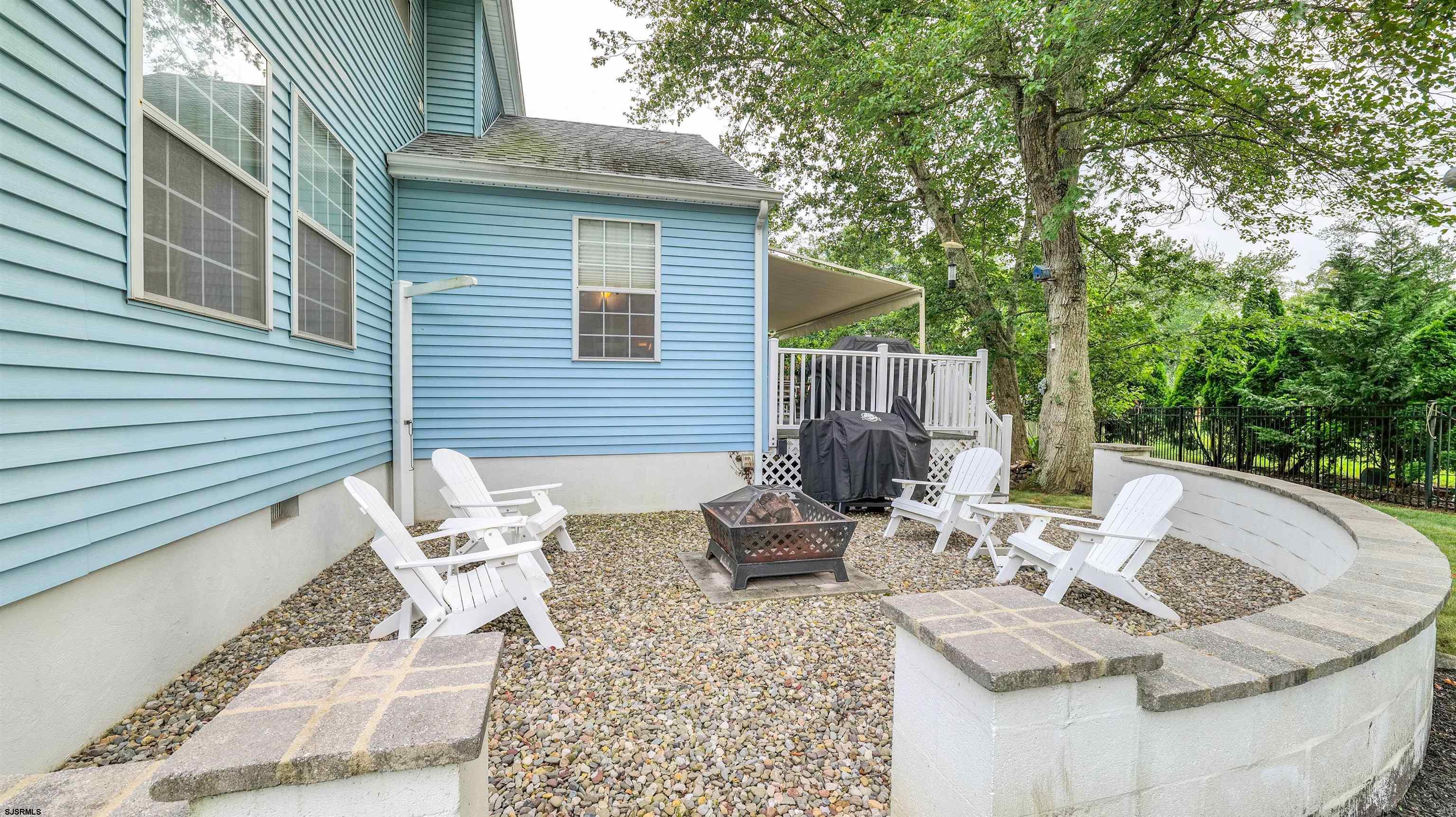 201 Creek Ct