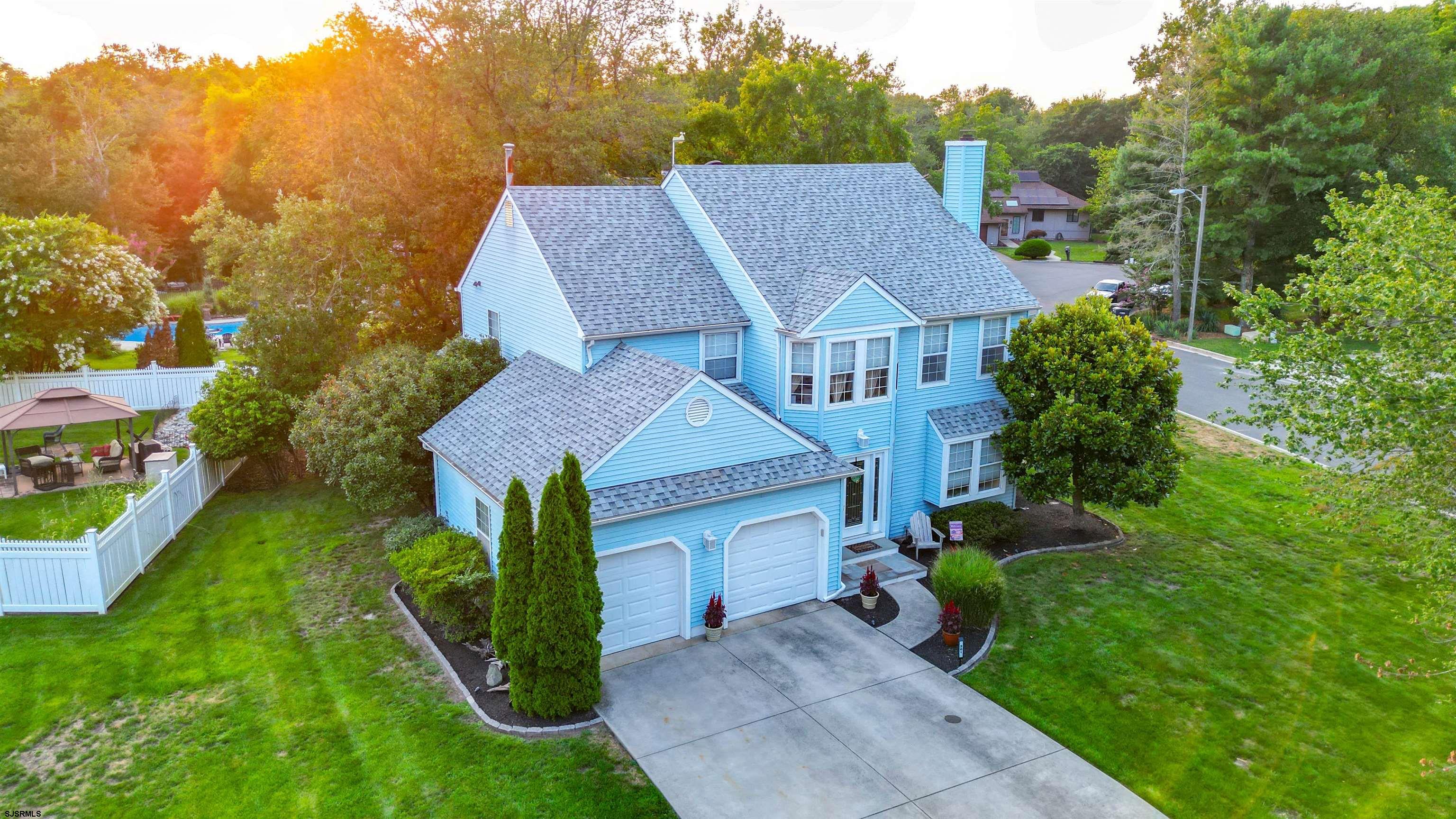 201 Creek Ct