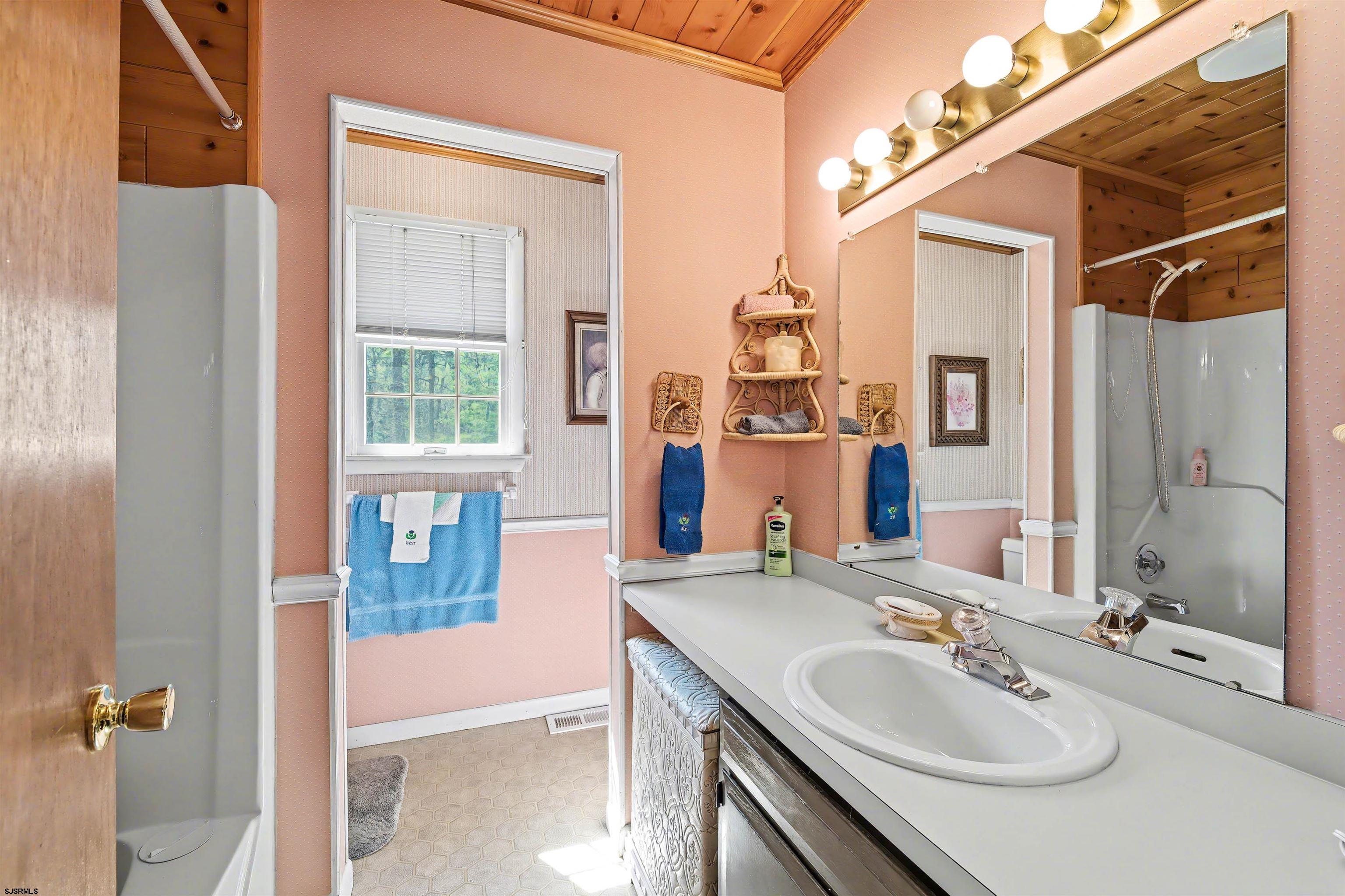 502 E Summerwood Pl Pl