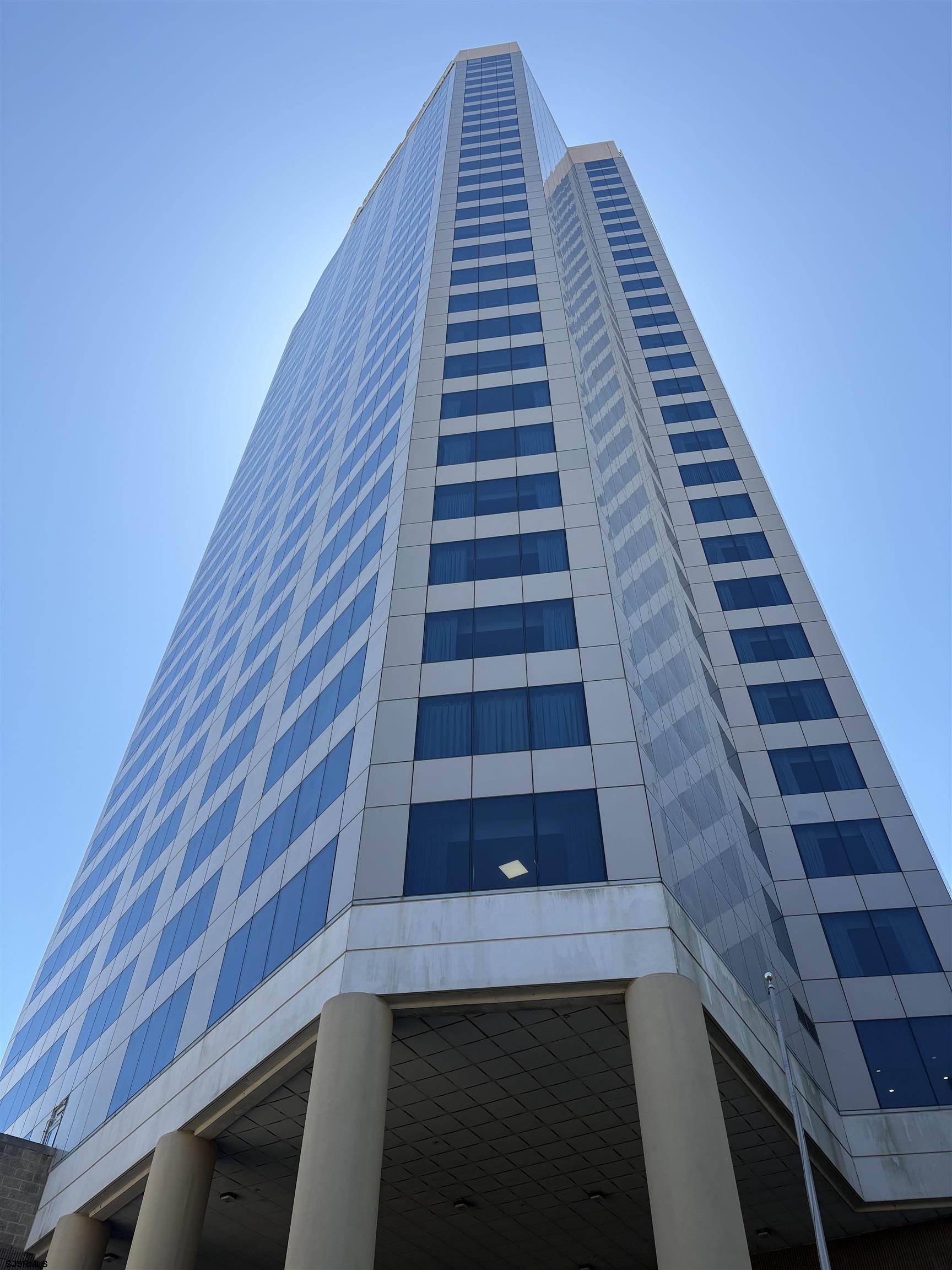 1515 Boardwalk Unit: 1004