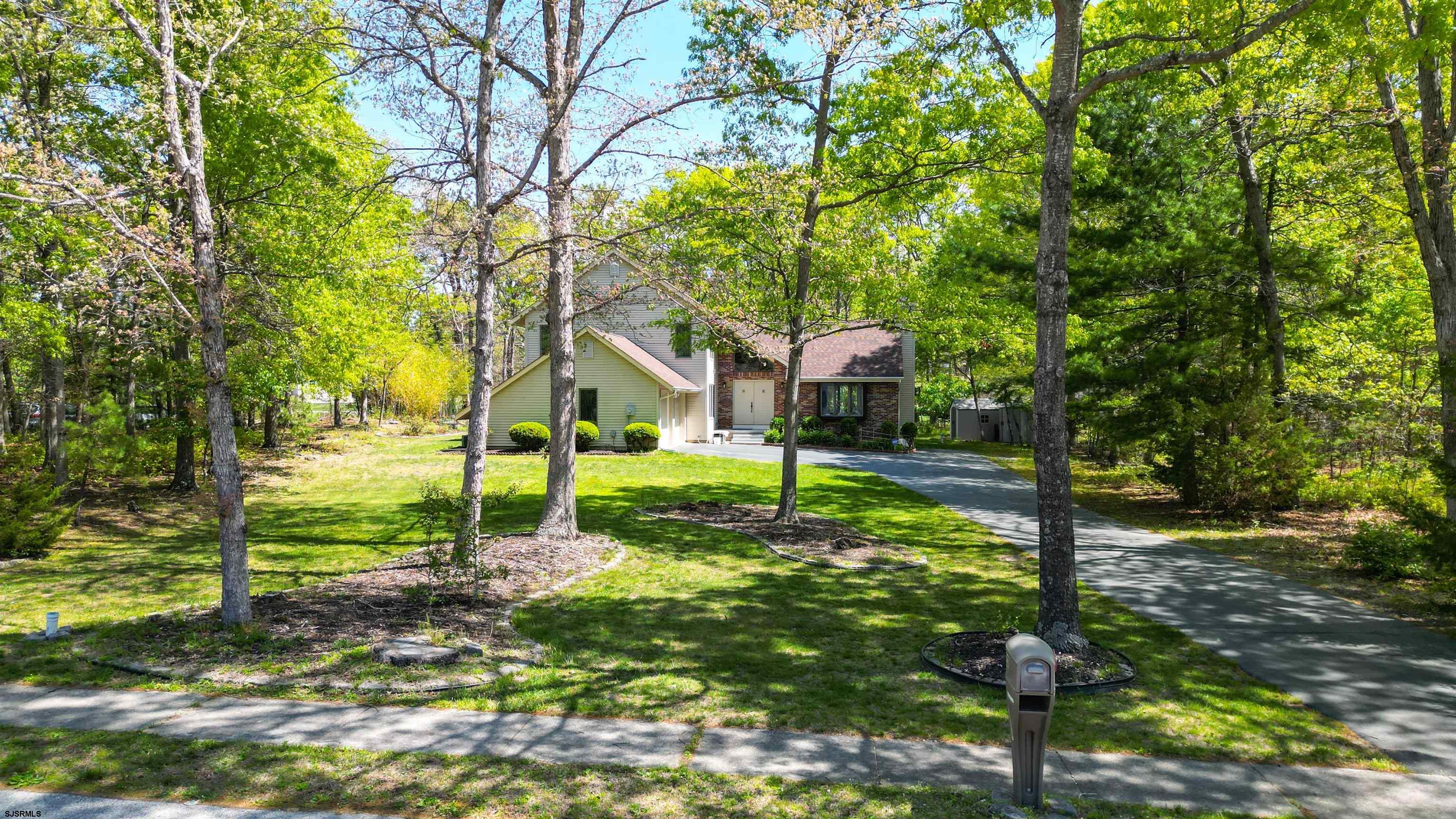 201 Shady Knoll Ln