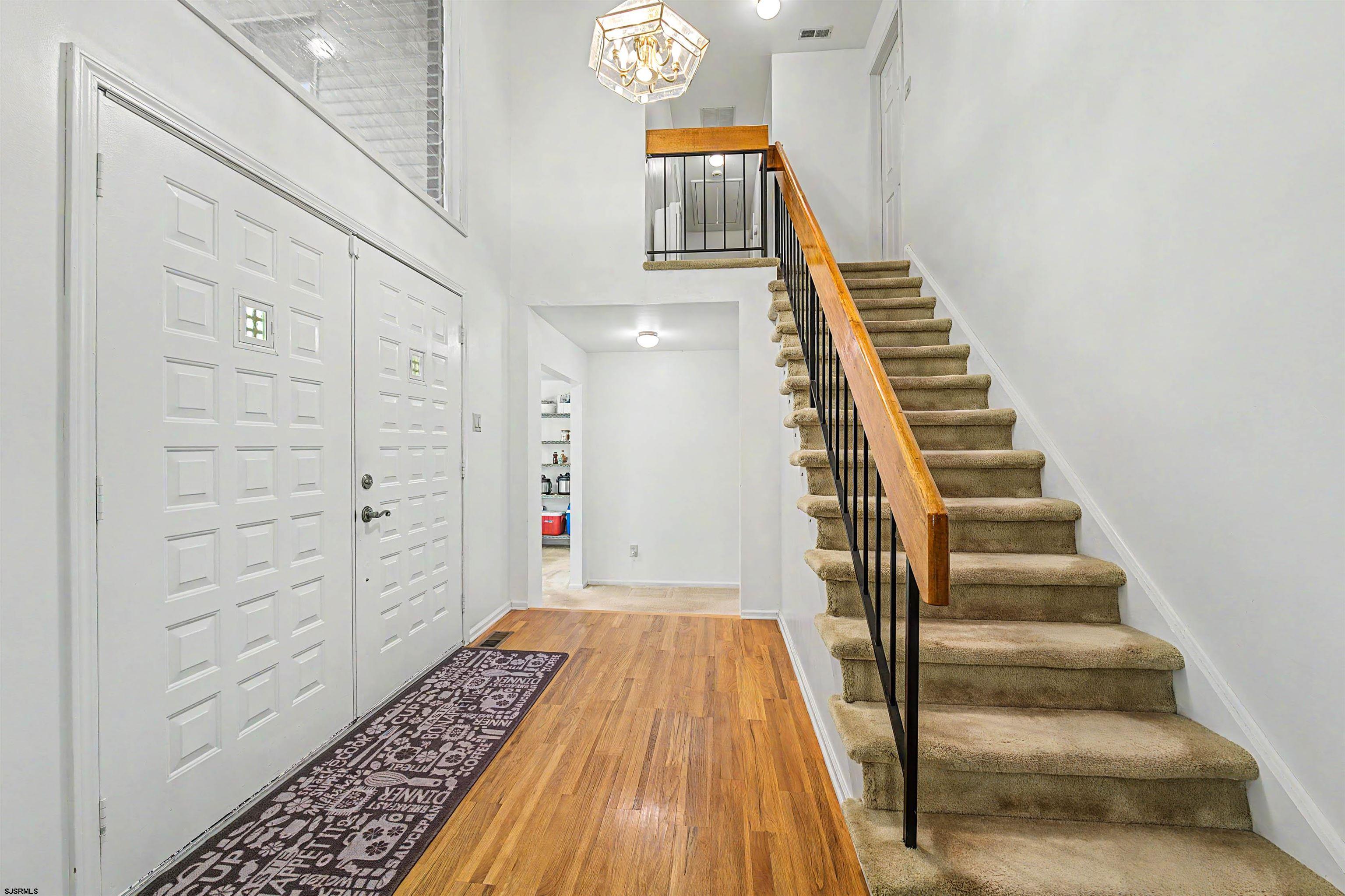 201 Shady Knoll Ln