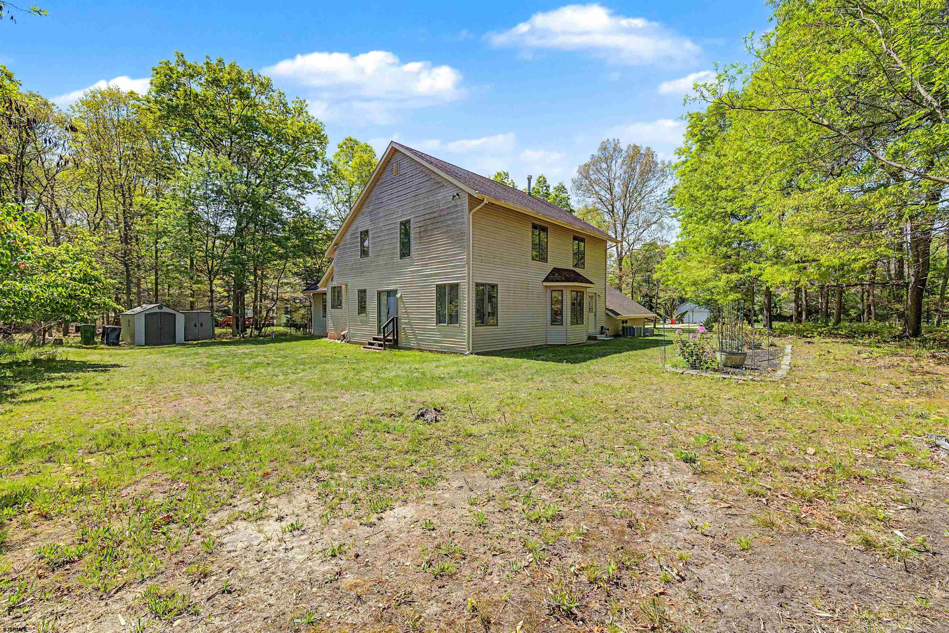 201 Shady Knoll Ln