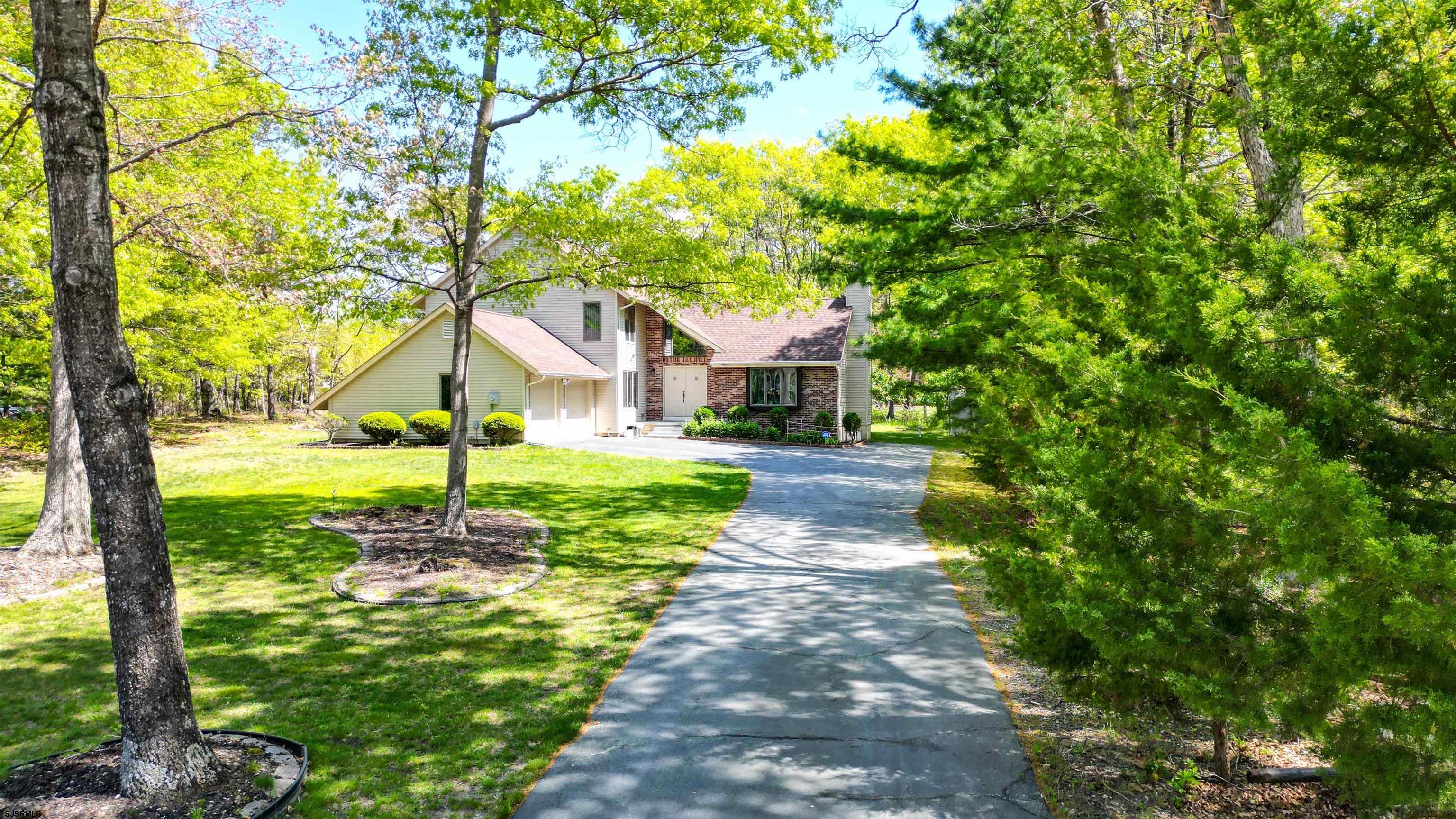 201 Shady Knoll Ln