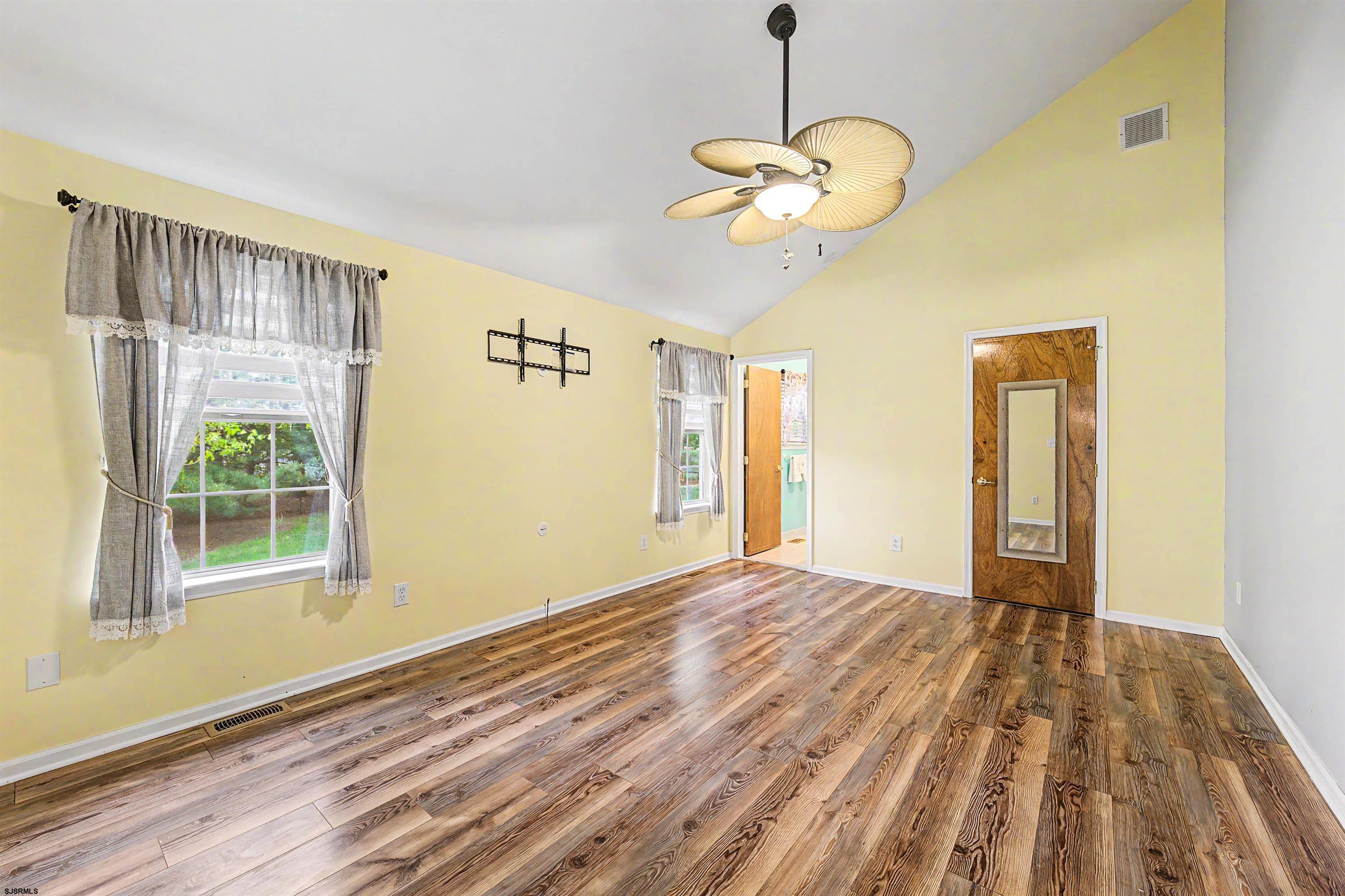 18 Golf Dr