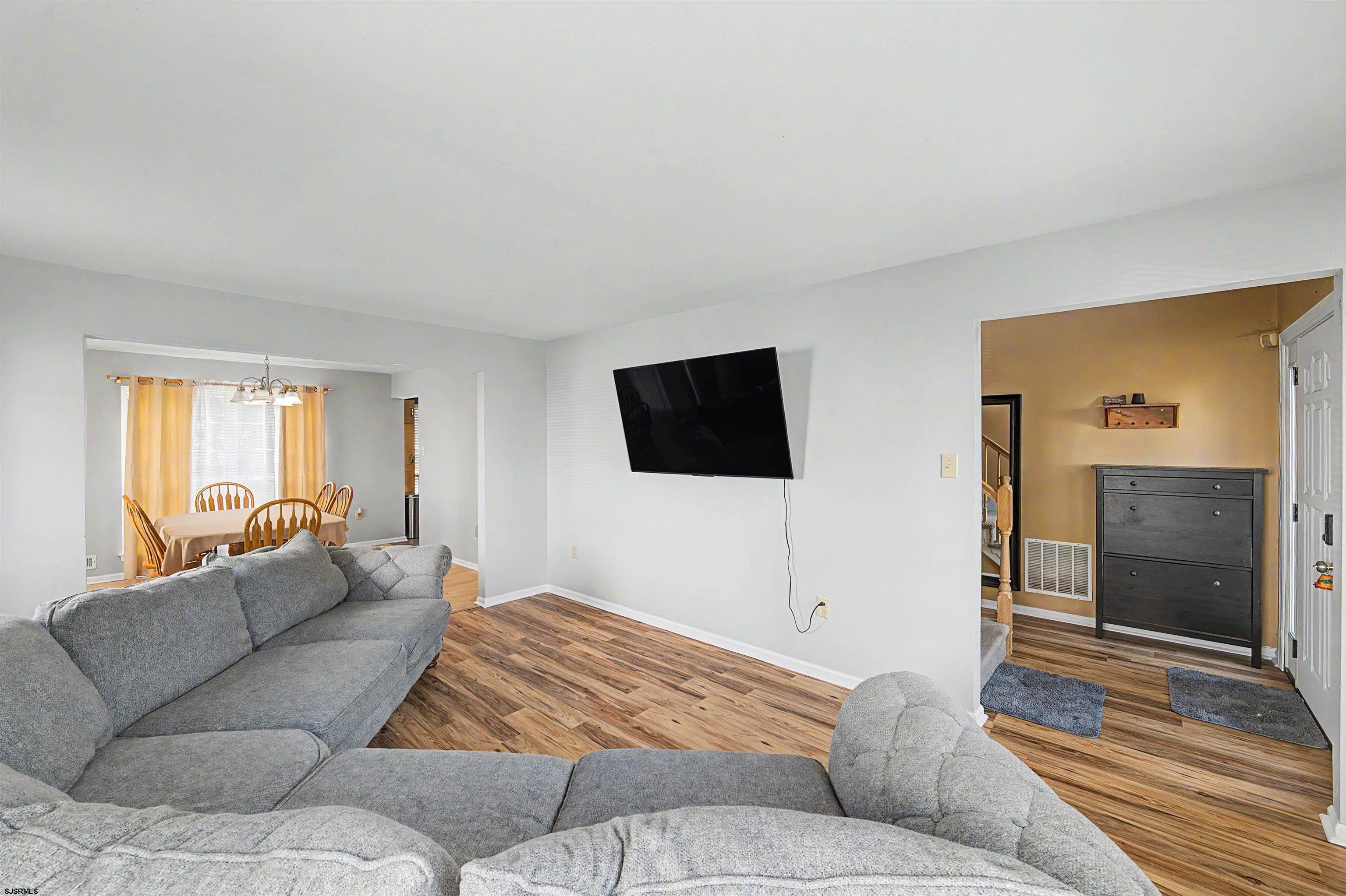 18 S Canary Way
