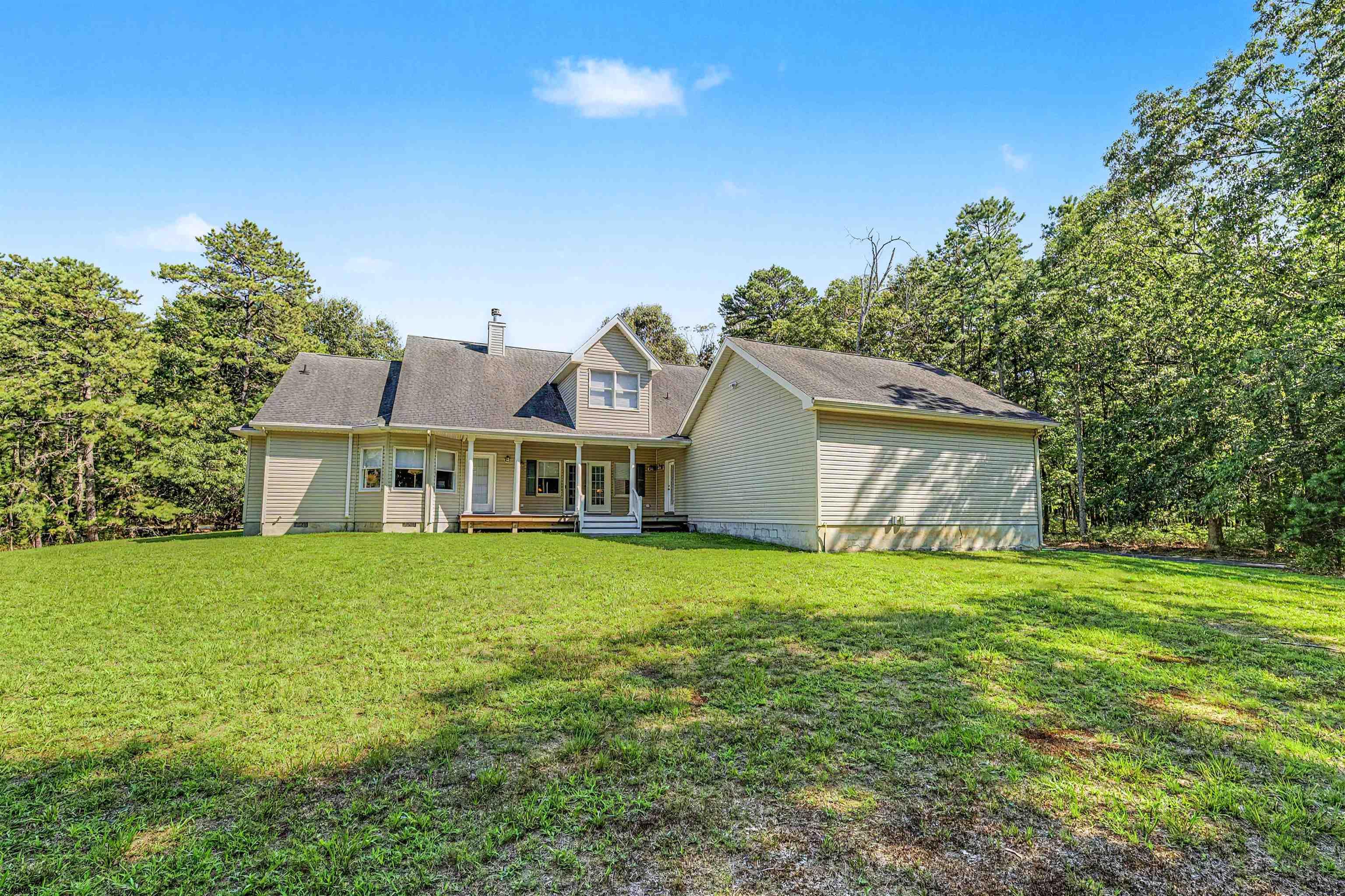 105 S Genoa Ave