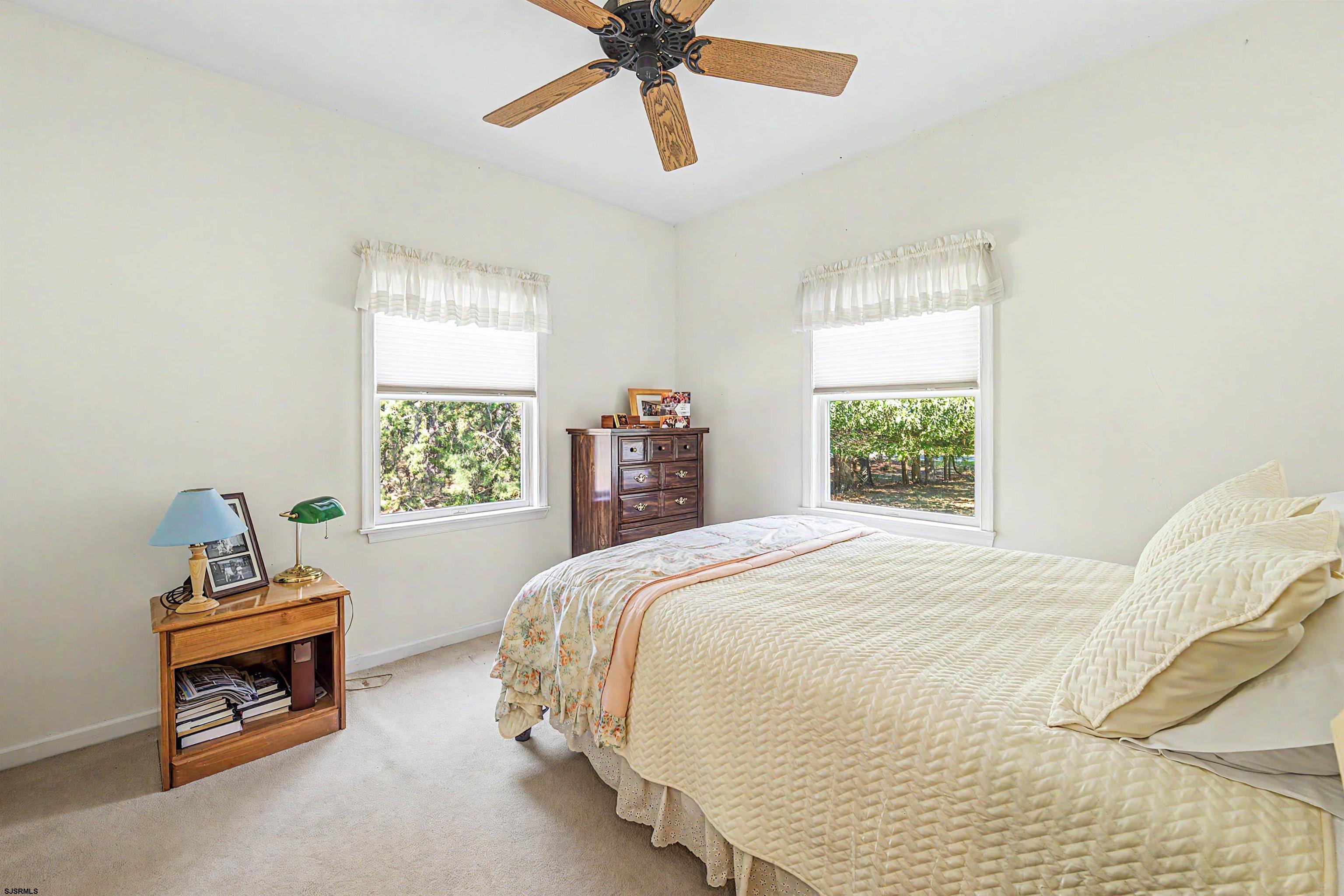 105 S Genoa Ave