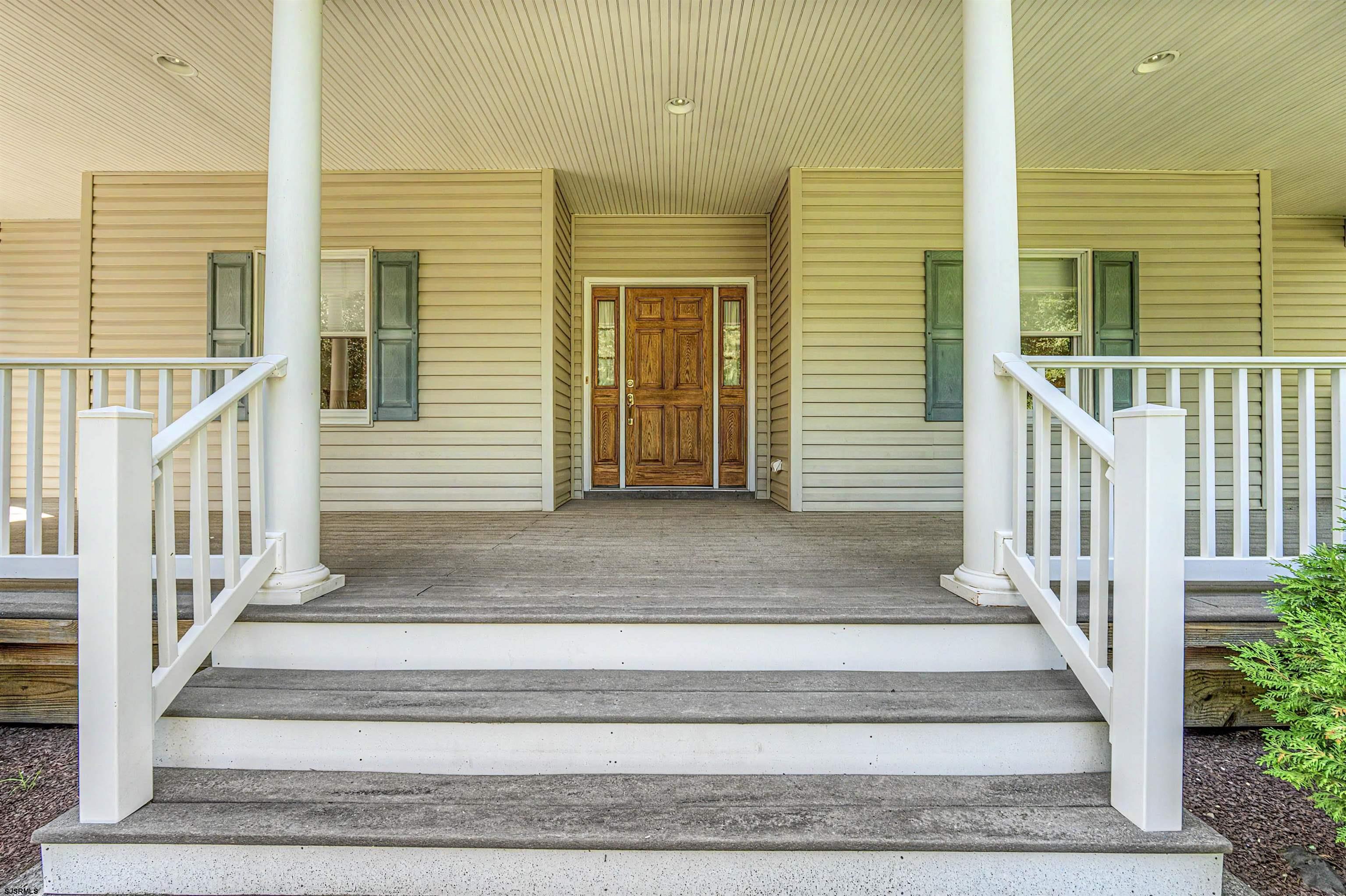 105 S Genoa Ave