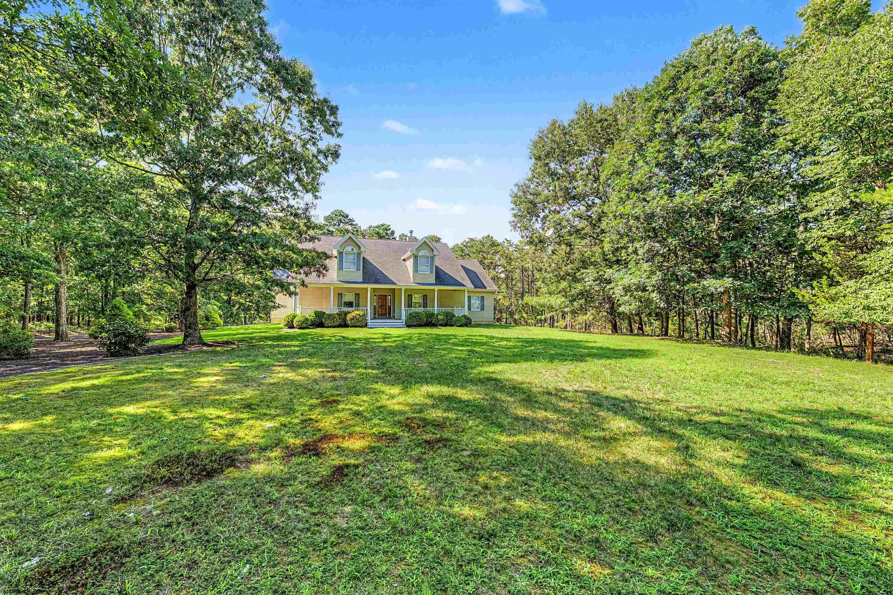 105 S Genoa Ave