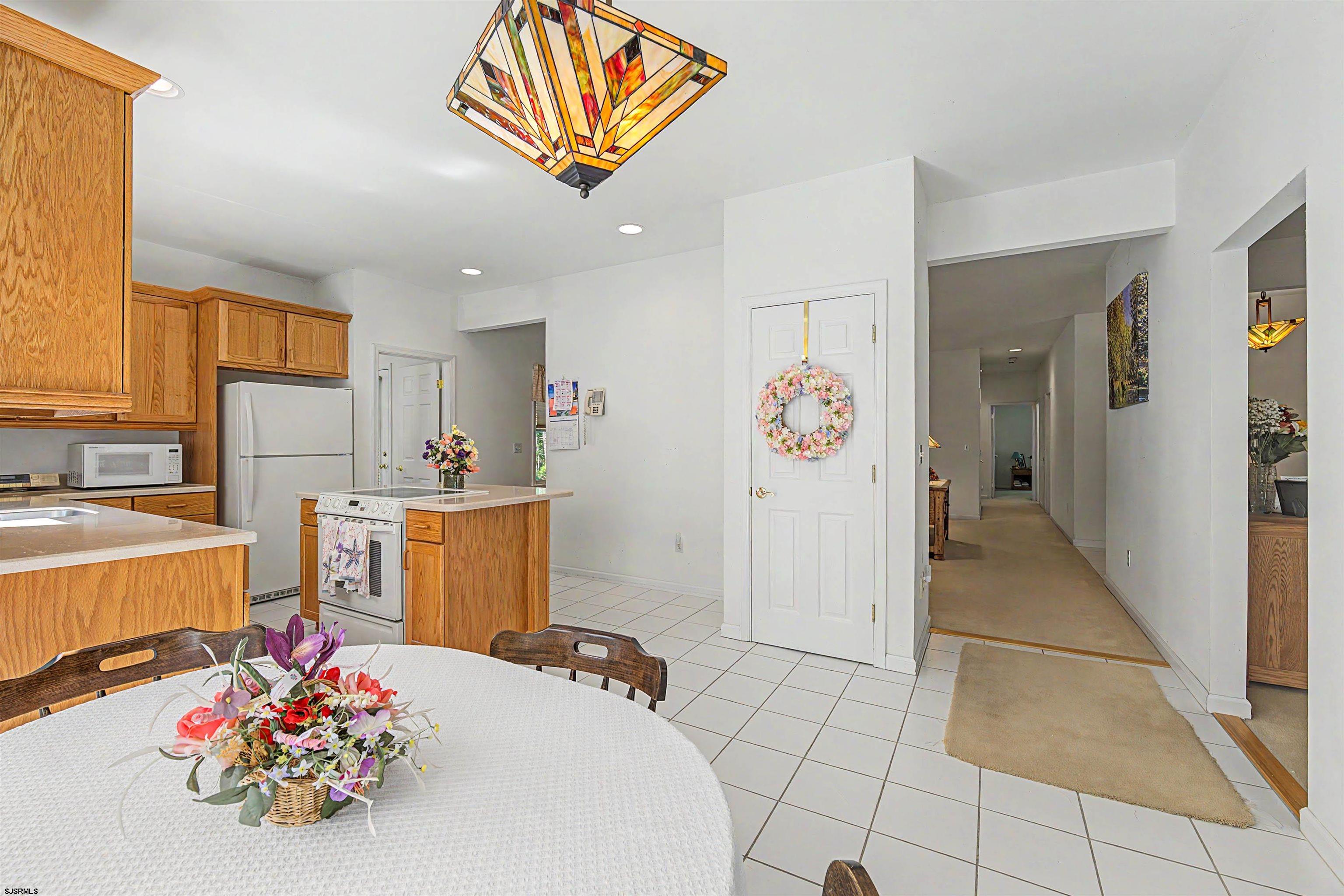 105 S Genoa Ave