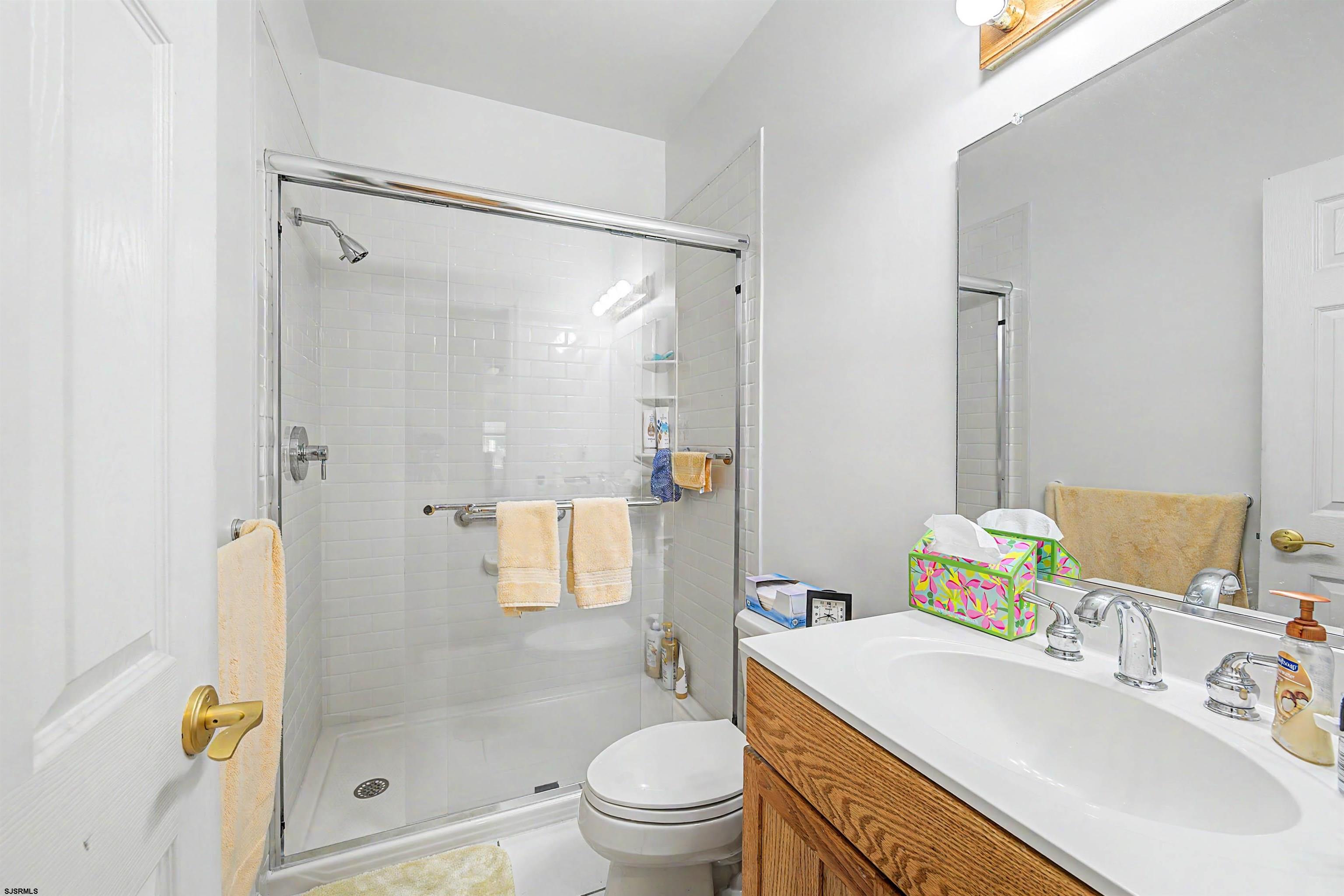 105 S Genoa Ave