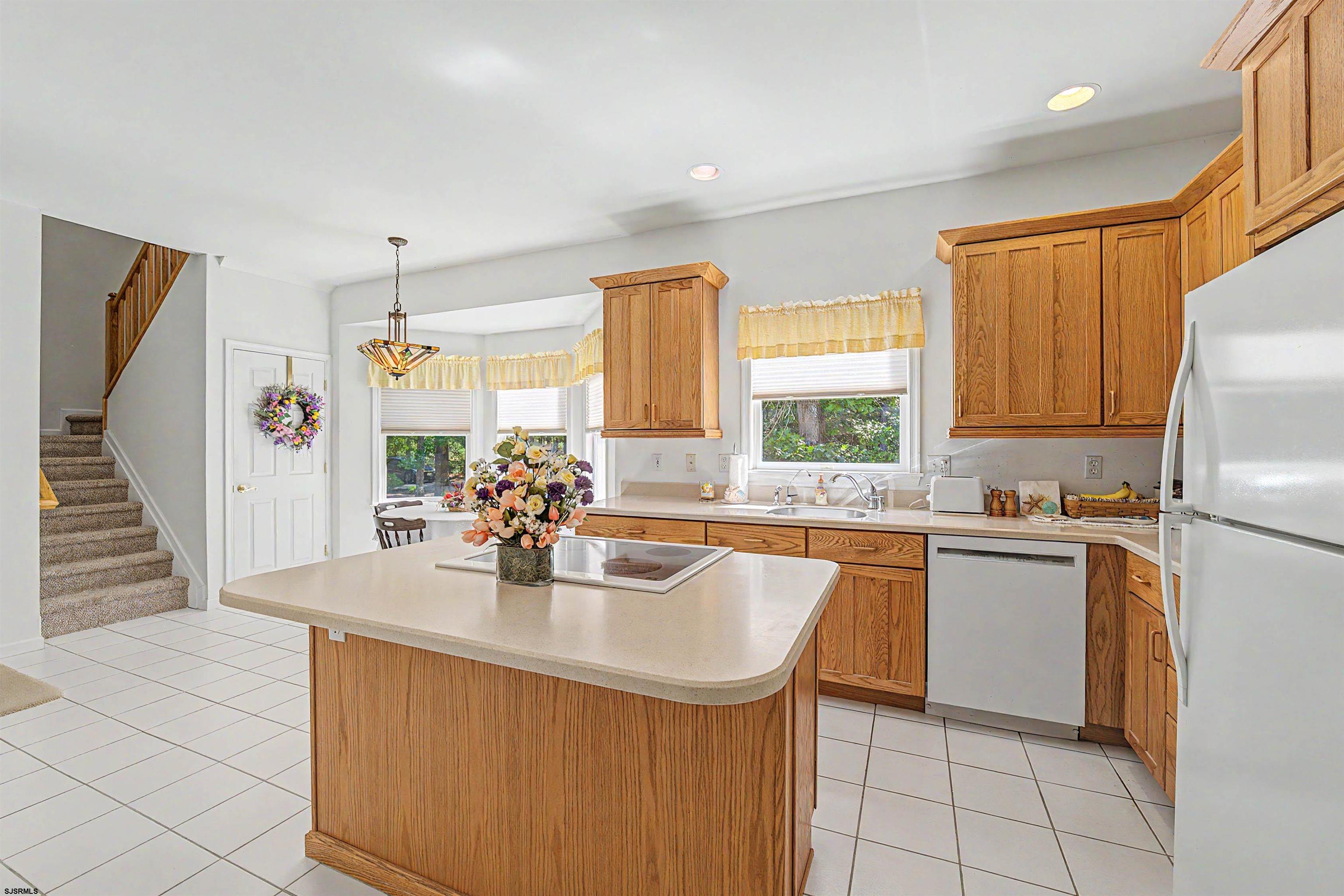 105 S Genoa Ave