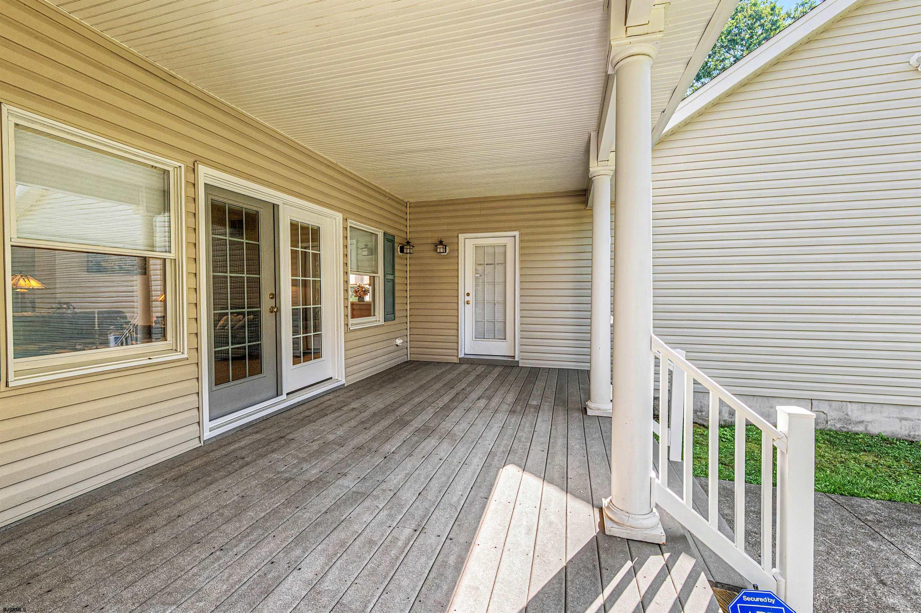 105 S Genoa Ave