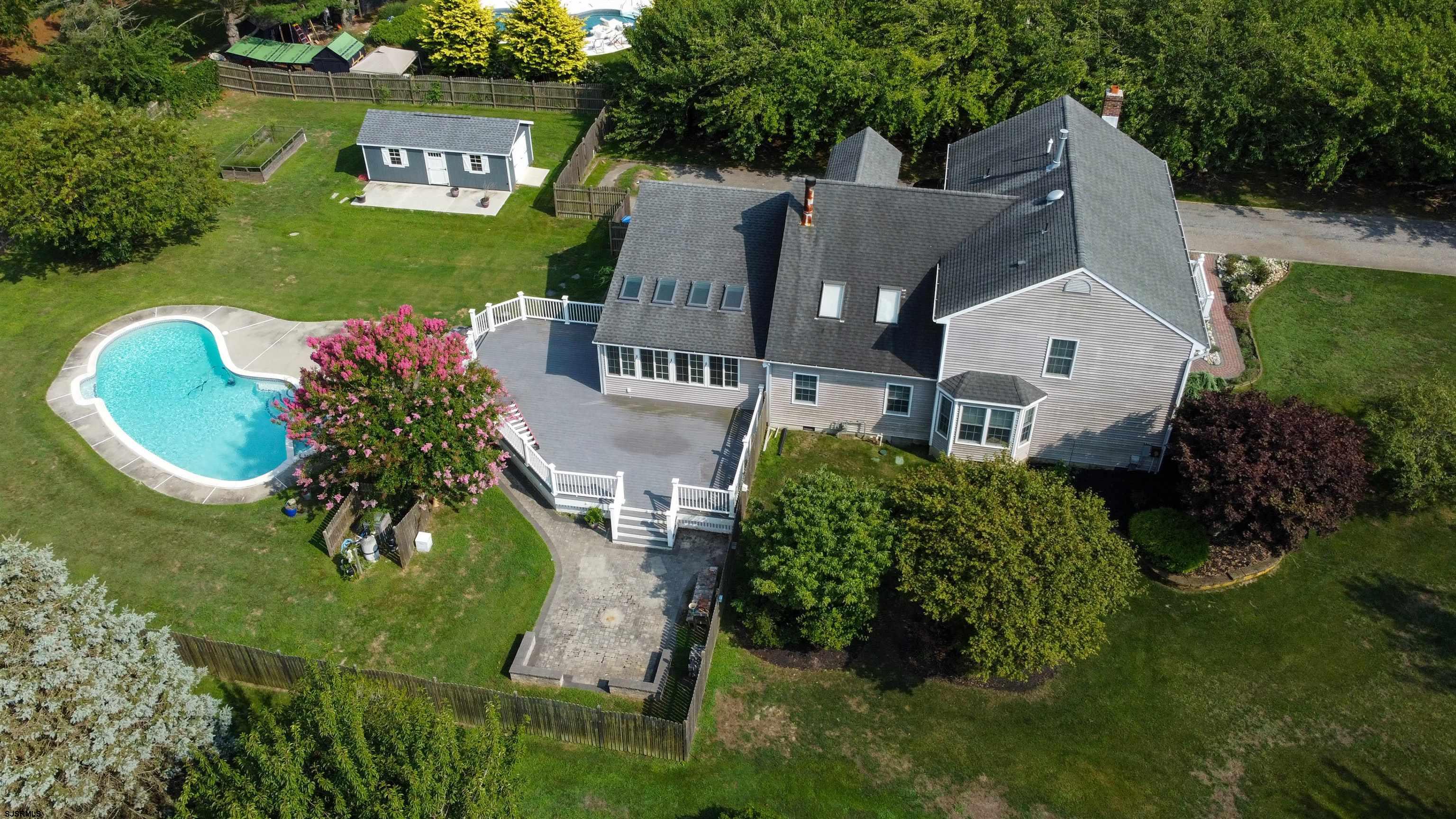 7 Heritage Dr
