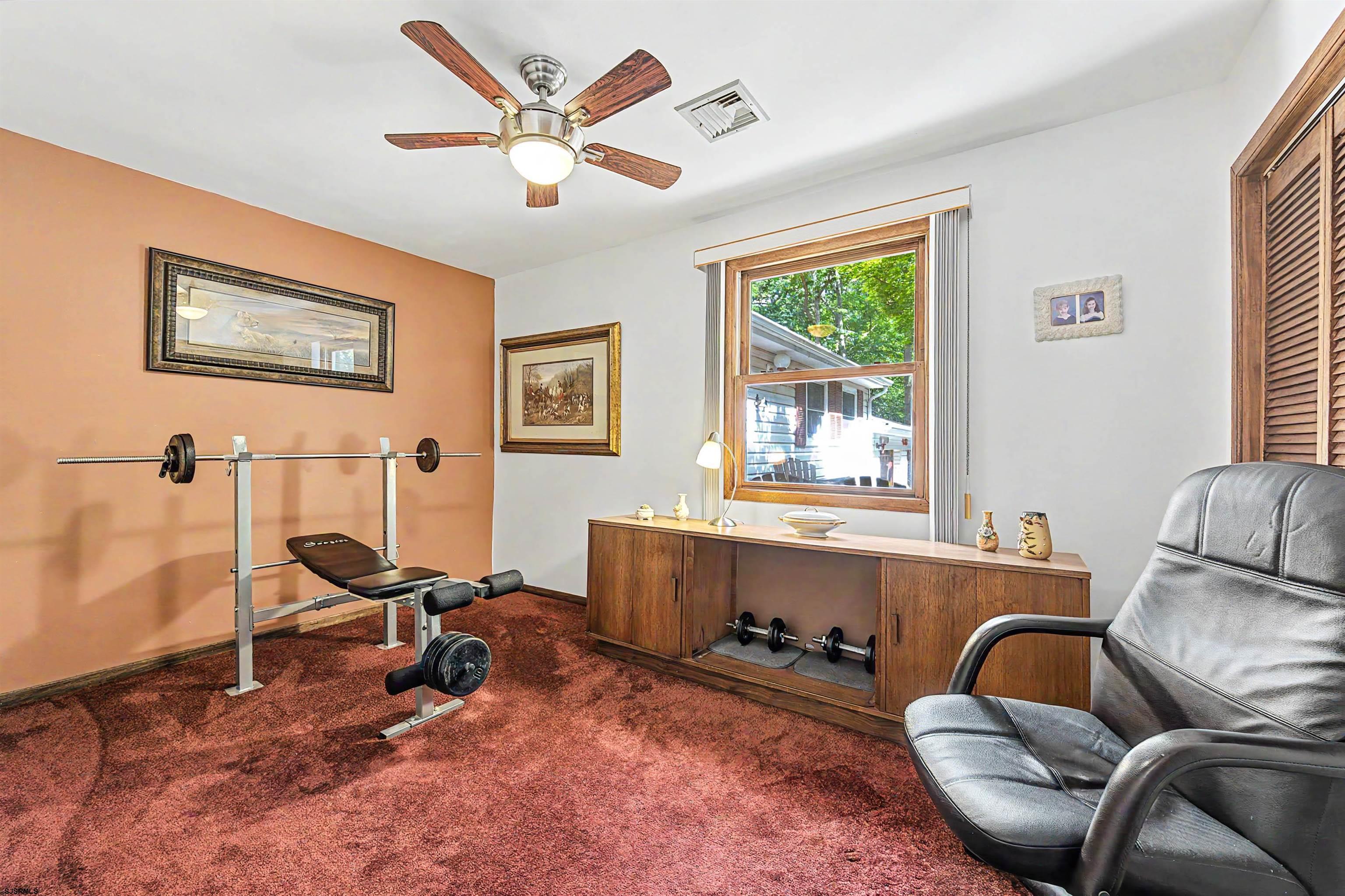 633 8th Ave