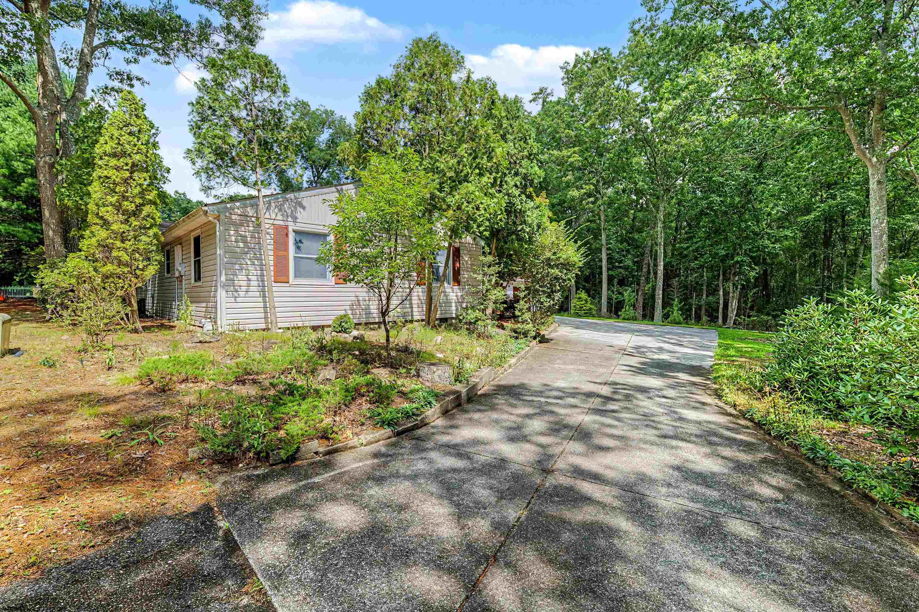 633 8th Ave