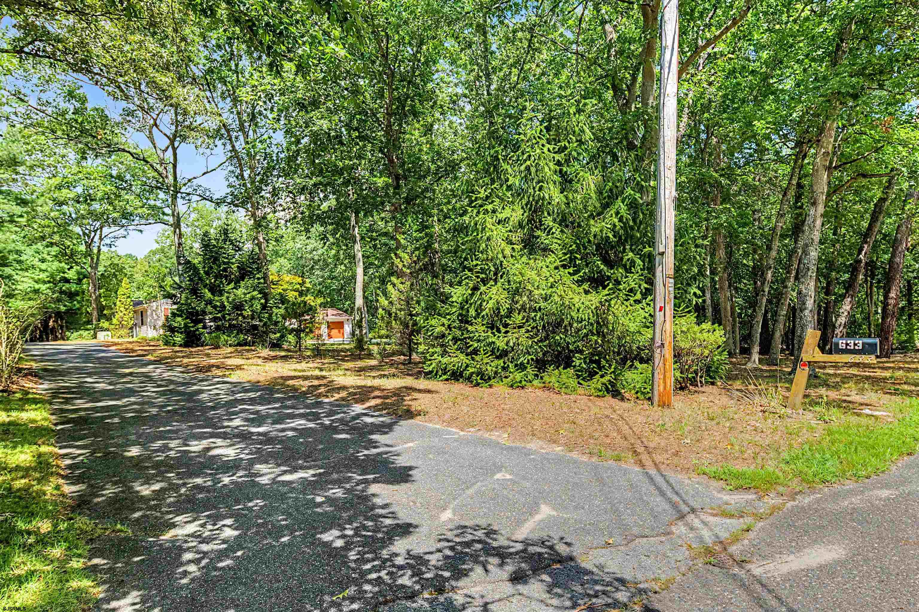 633 8th Ave