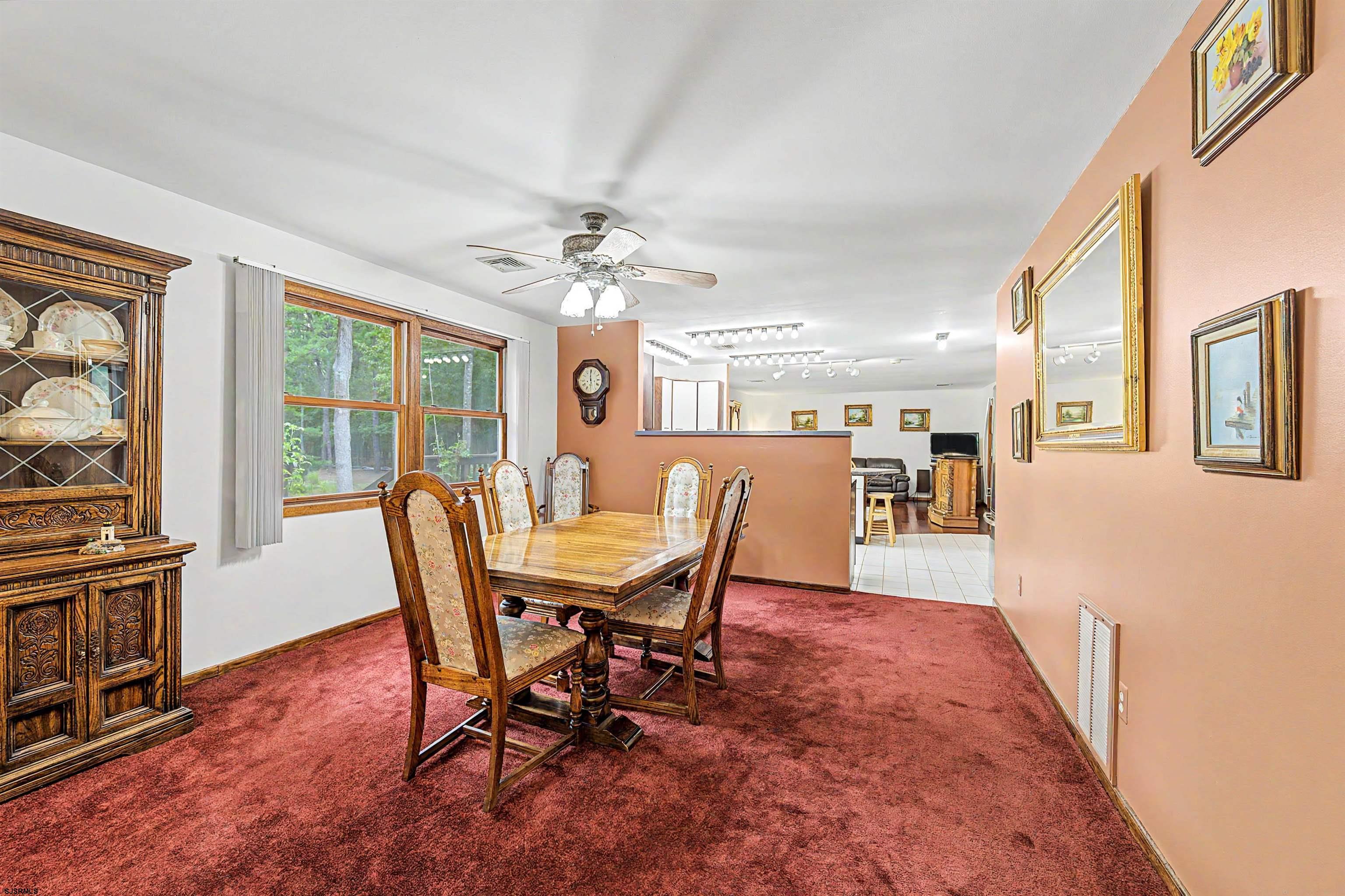 633 8th Ave